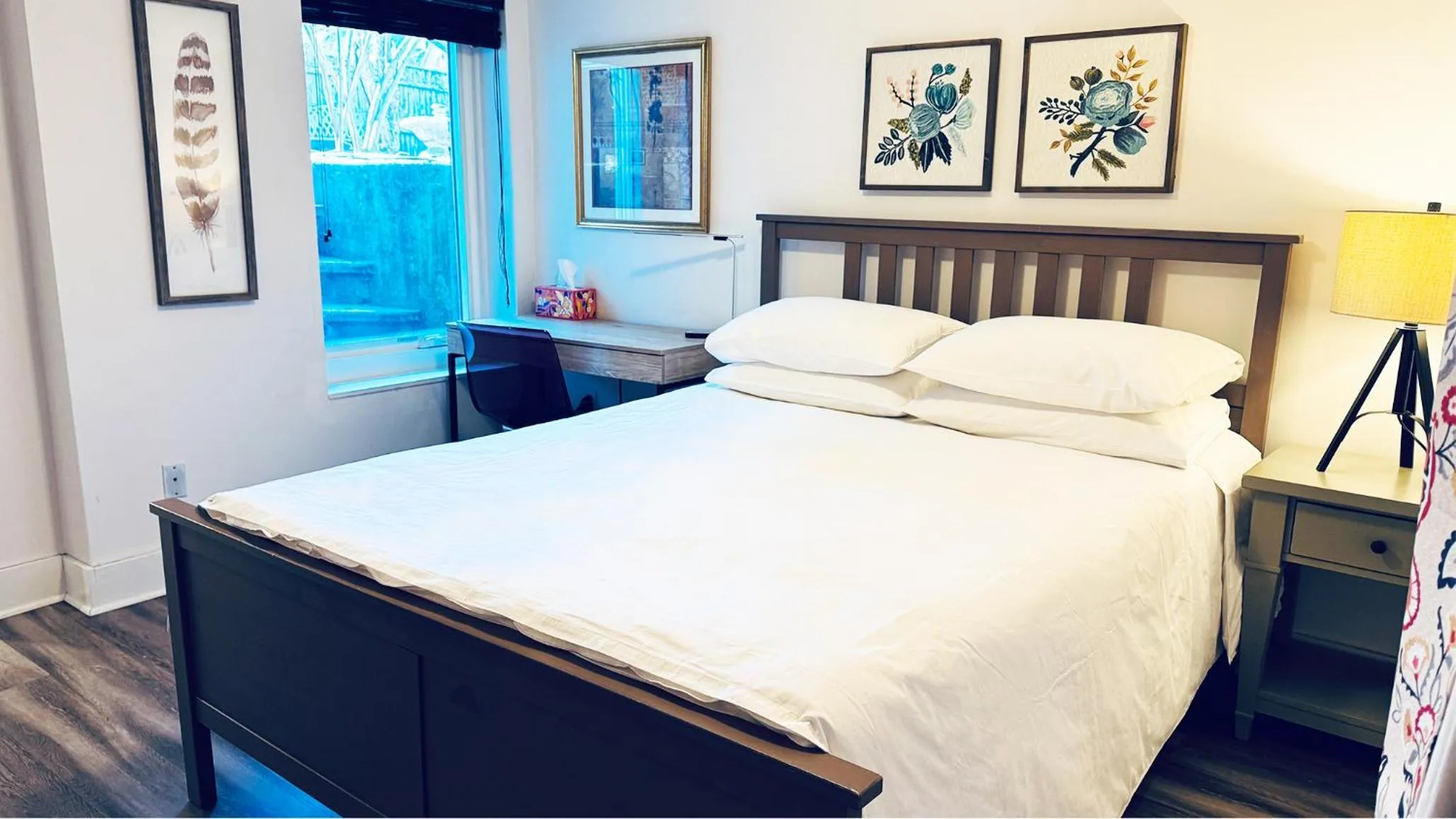 Bedroom, Bed in Ginkgo House on Harvard