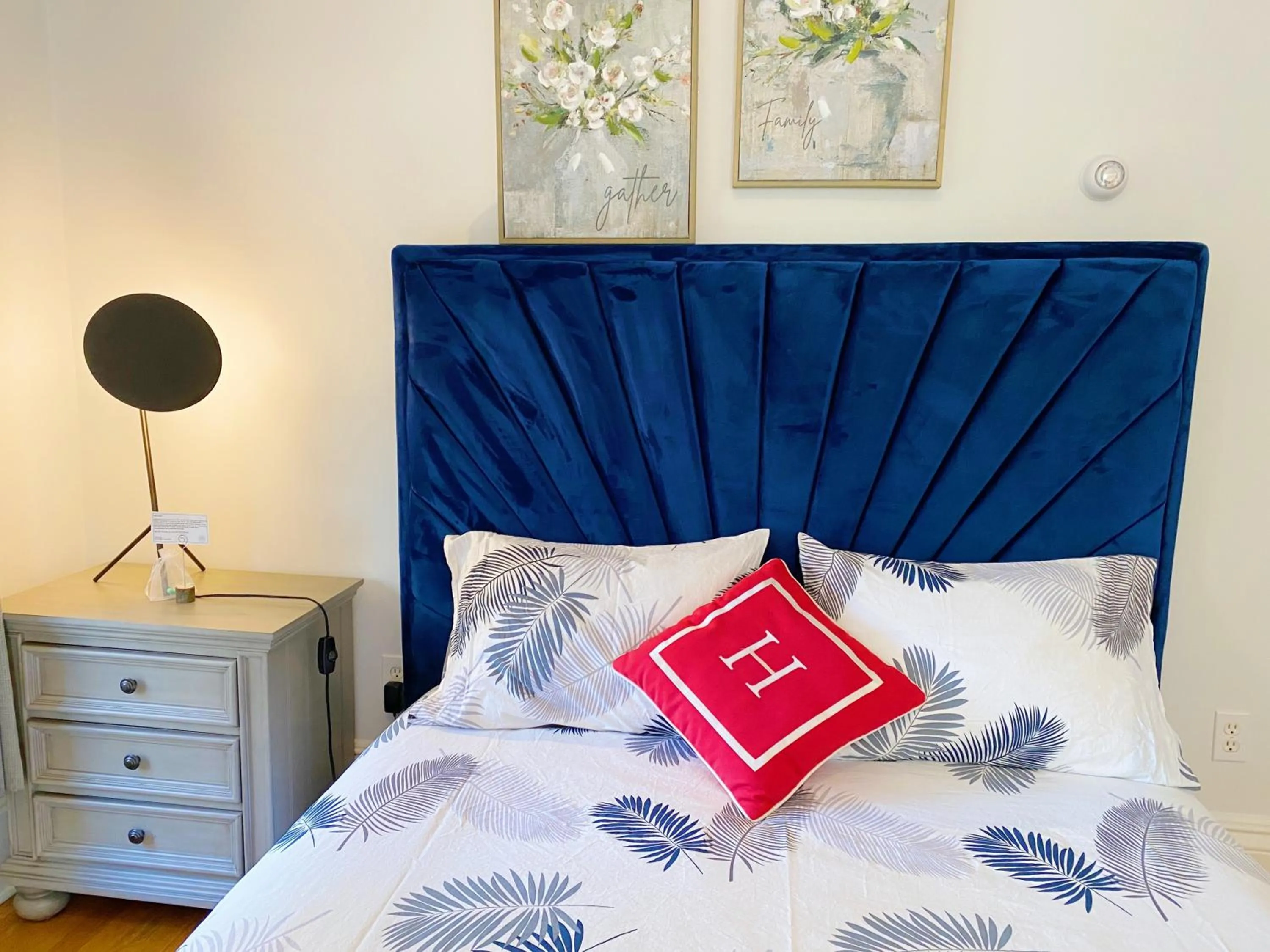 Standard Queen Room in Ginkgo House on Harvard