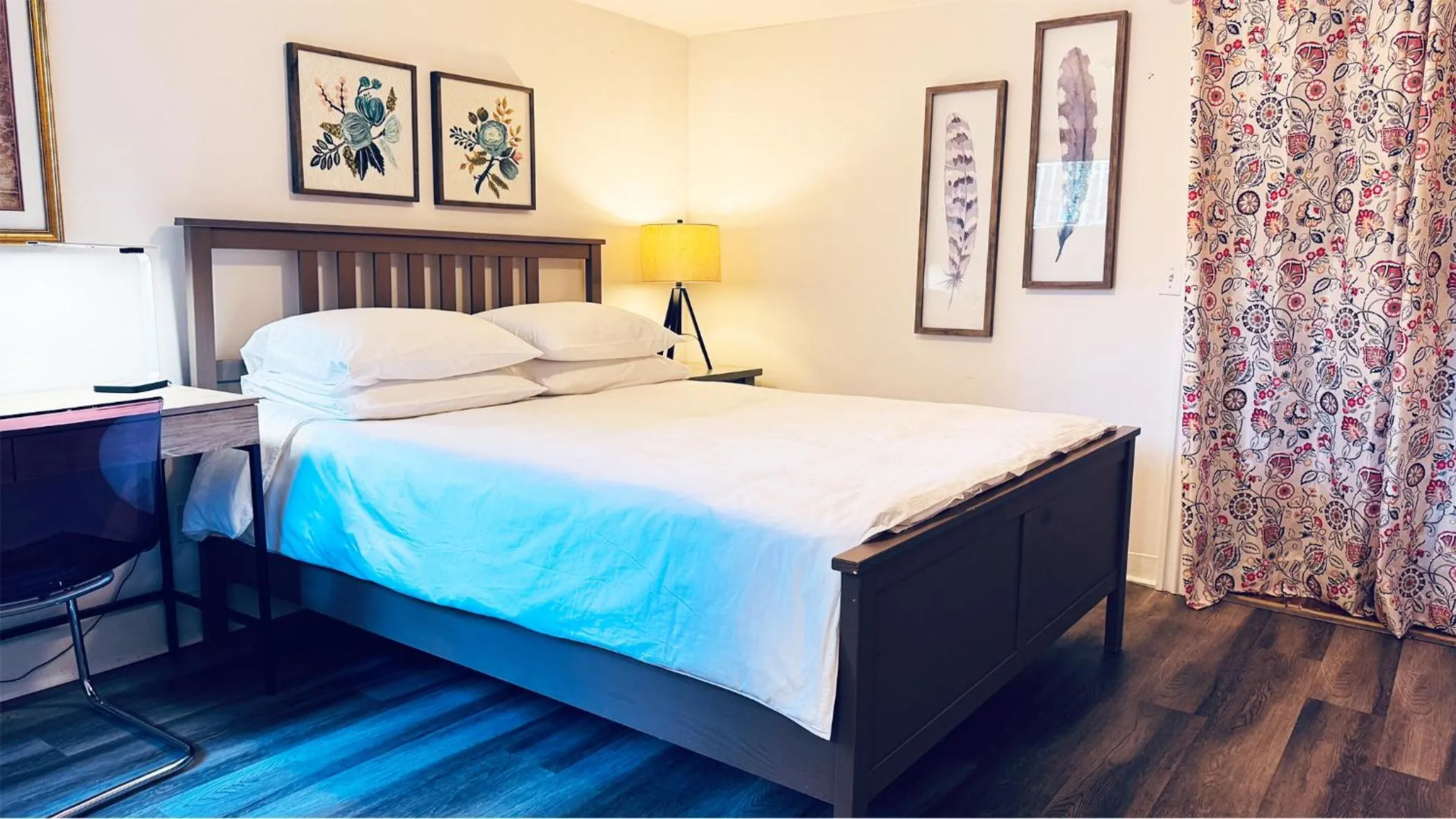 Bedroom, Bed in Ginkgo House on Harvard