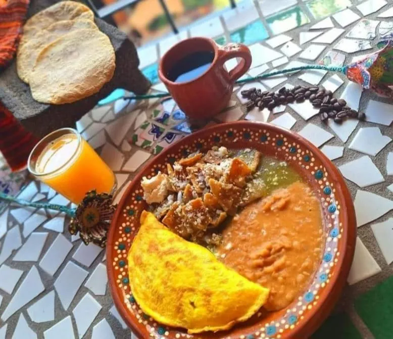 Restaurant/places to eat in Hotel La Casona