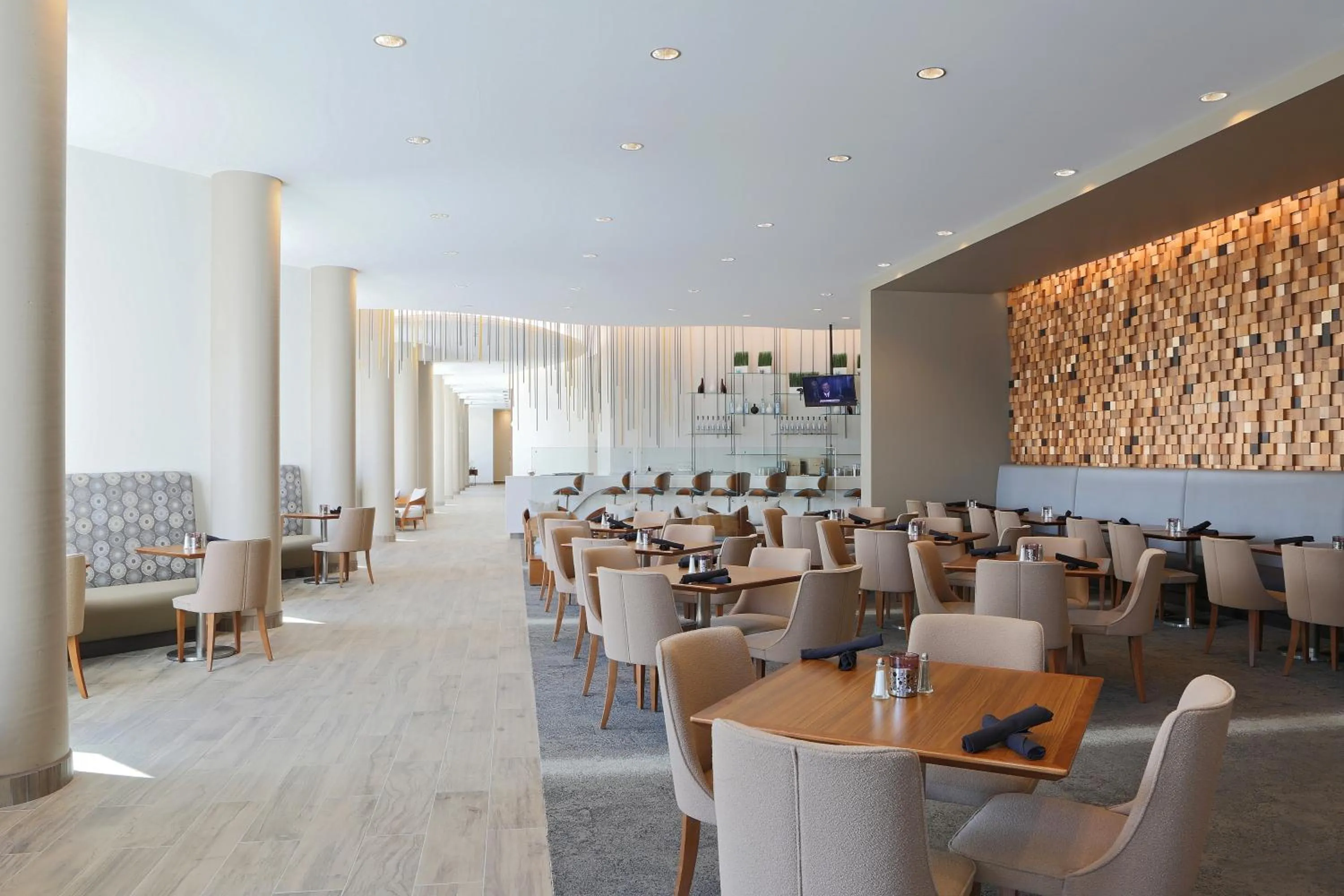 Restaurant/places to eat in Grey Eagle Resort