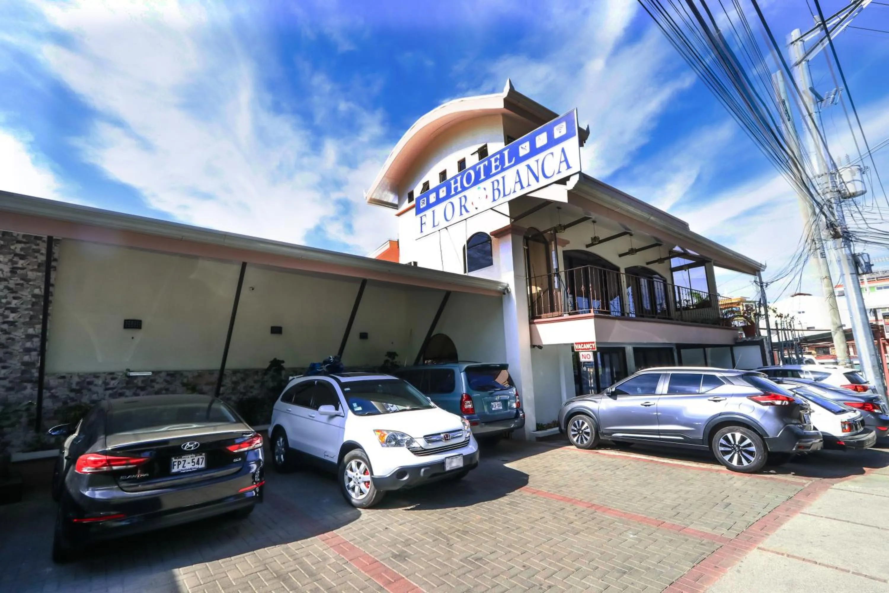 Property building in Hotel Flor Blanca