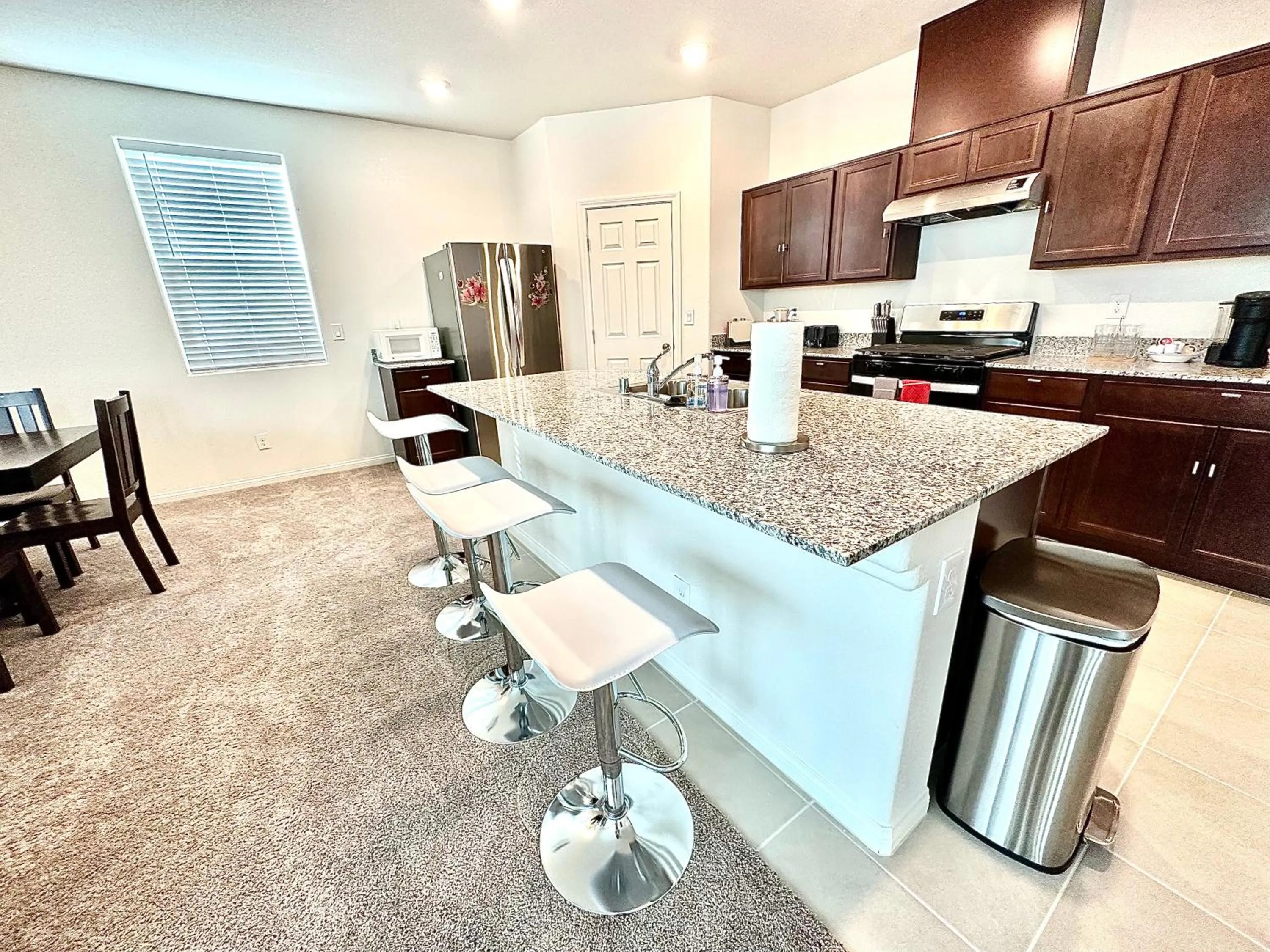 Kitchen or kitchenette in Spacious House, 5 bedrooms, Sleeps 12, Near Las Vegas Strip and Airport