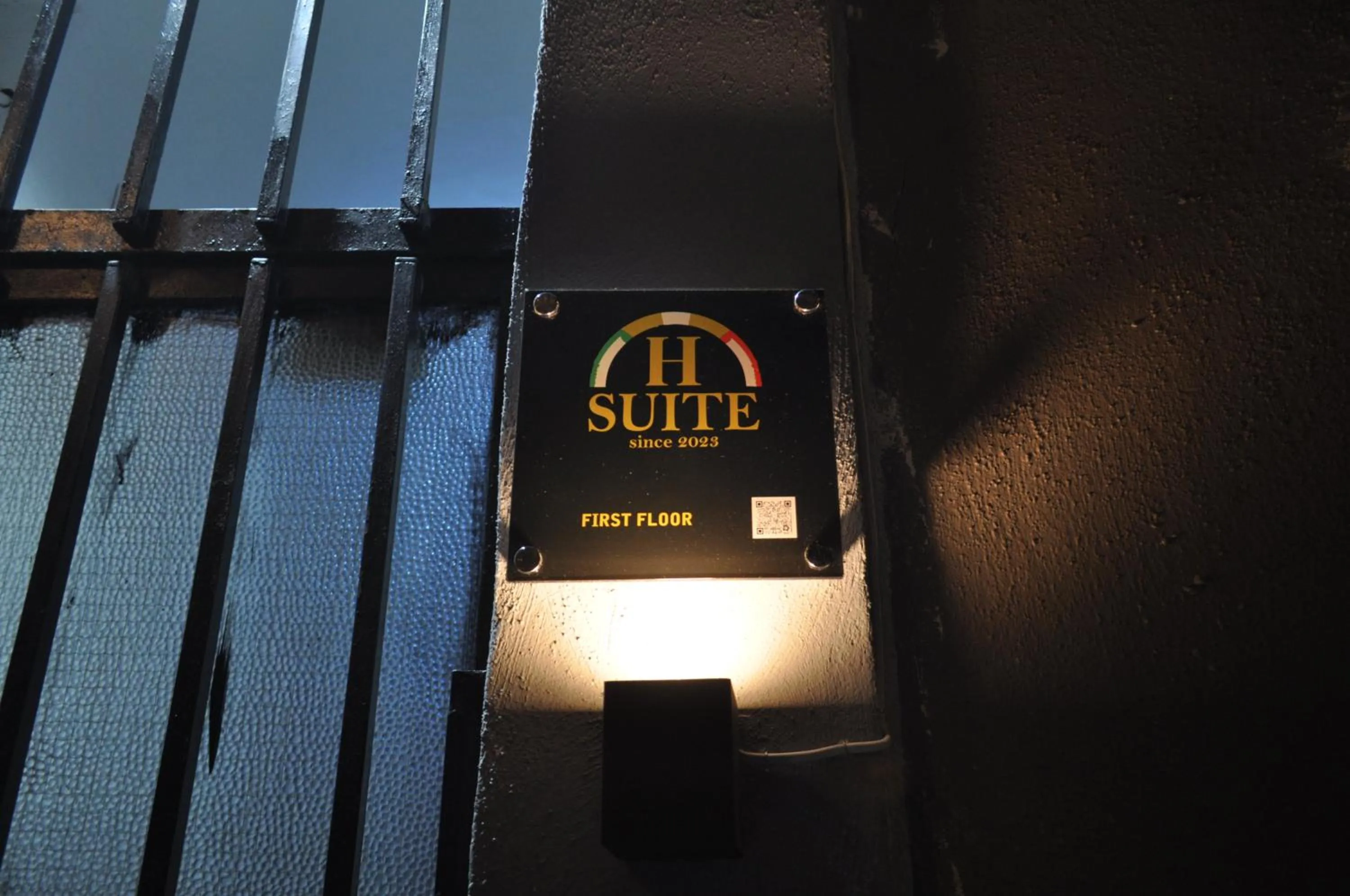Property logo or sign in HSUITE