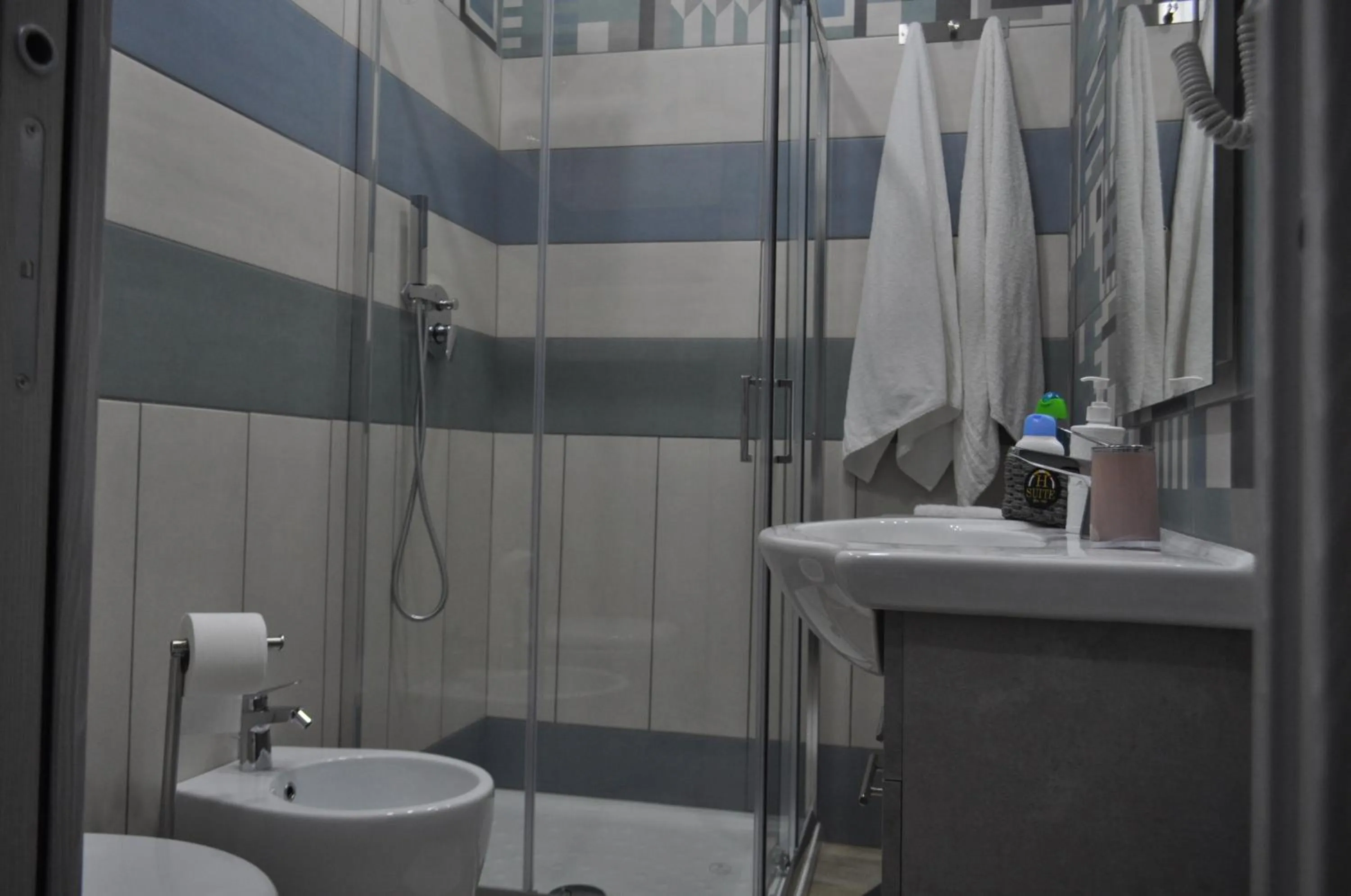 Shower in HSUITE