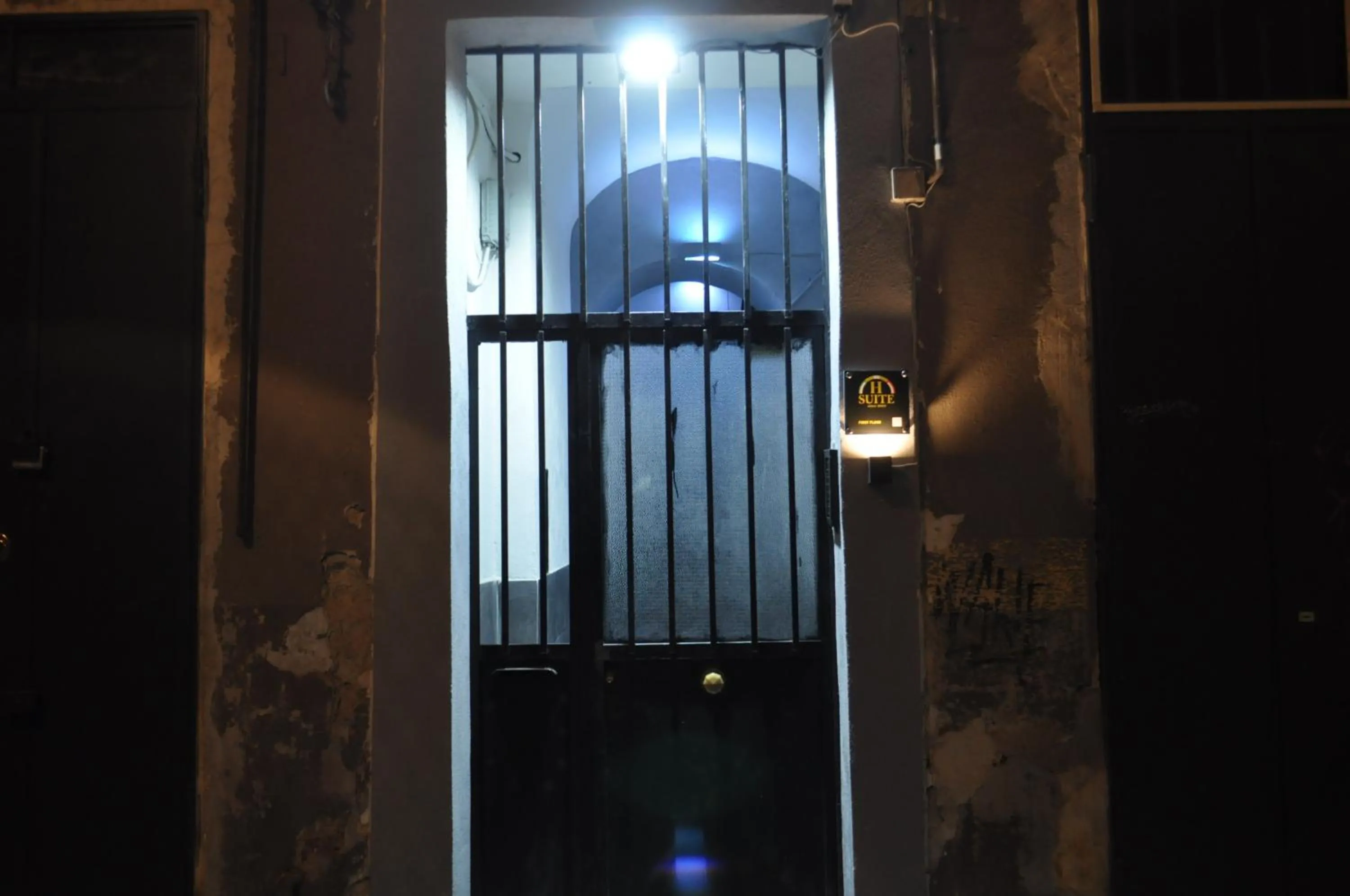 Facade/entrance in HSUITE