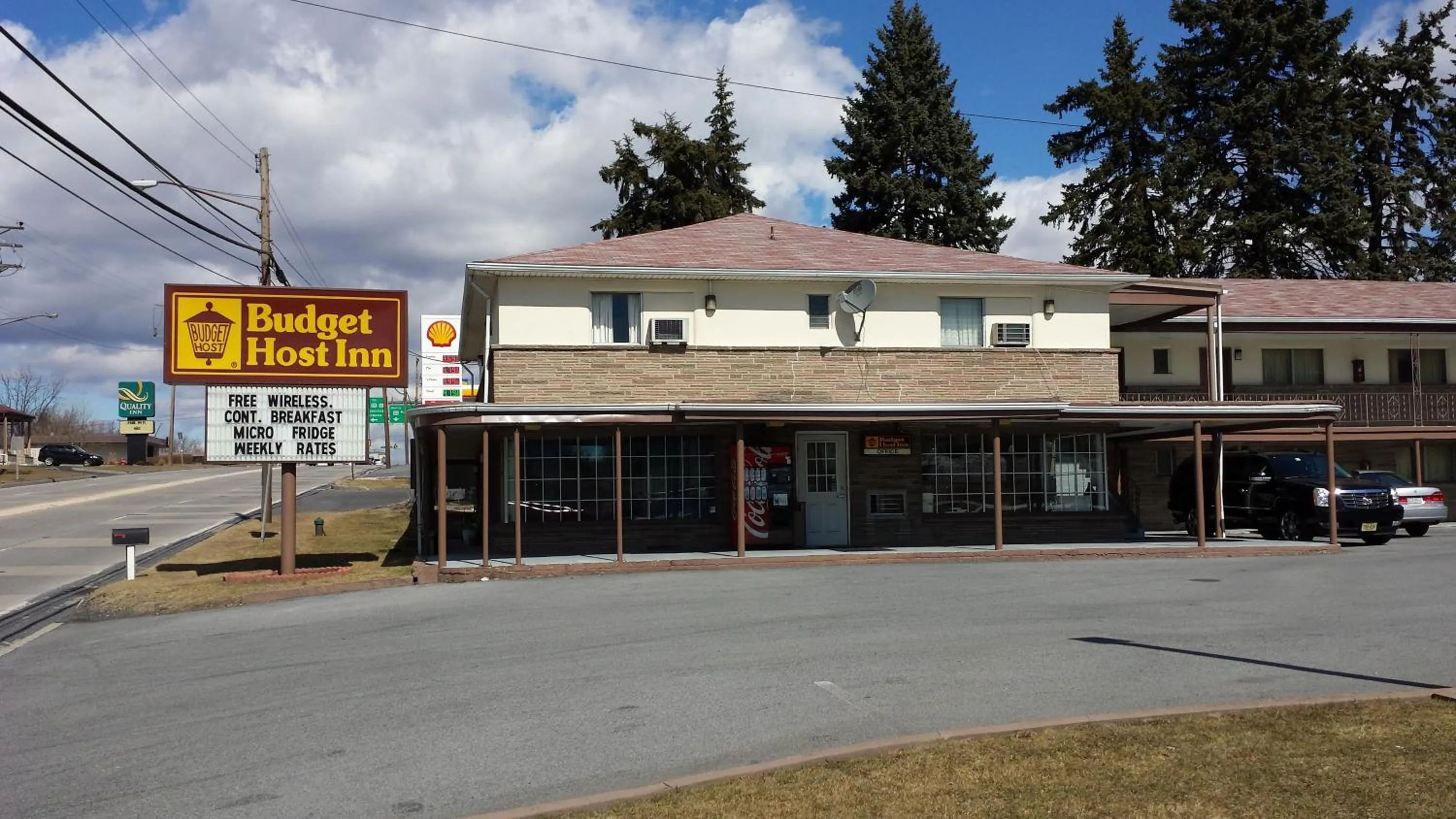 Property building in Budget Host Inn