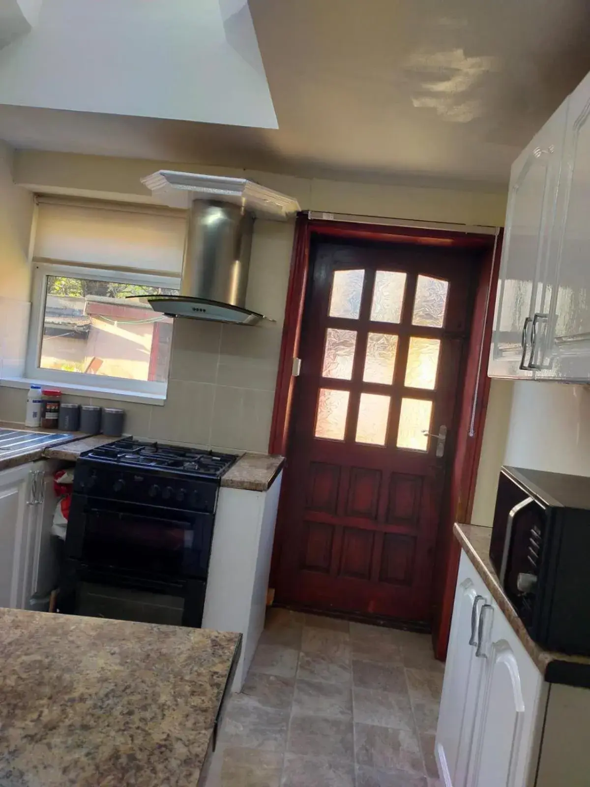 Bedroom in Paradise Apartment- Female Only Bedroom in Paradise Apartment- Female Only