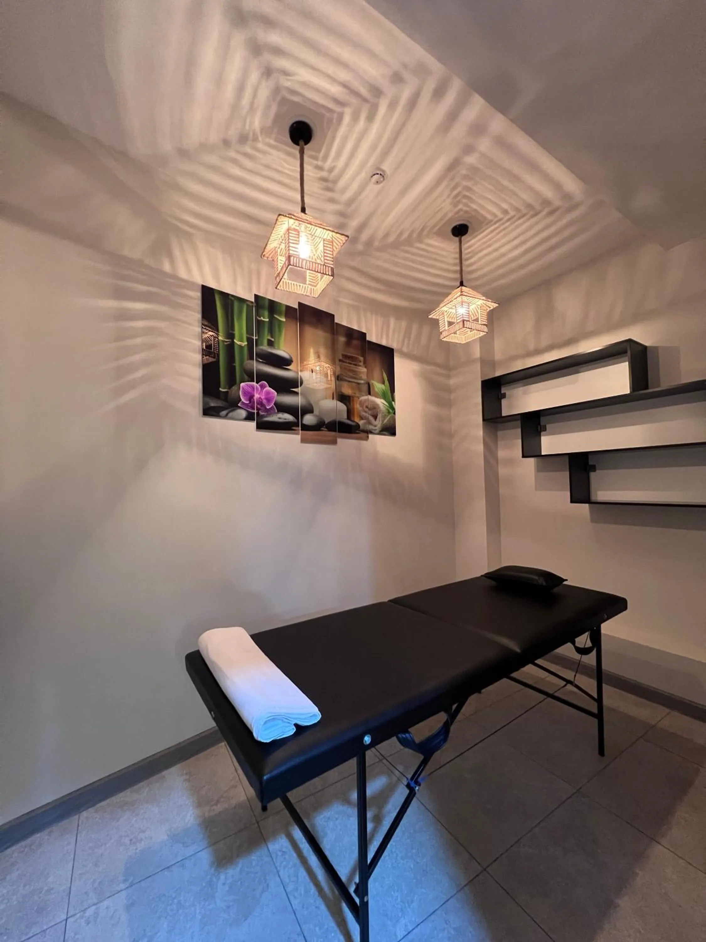 Massage in Garnet Mir Hotel