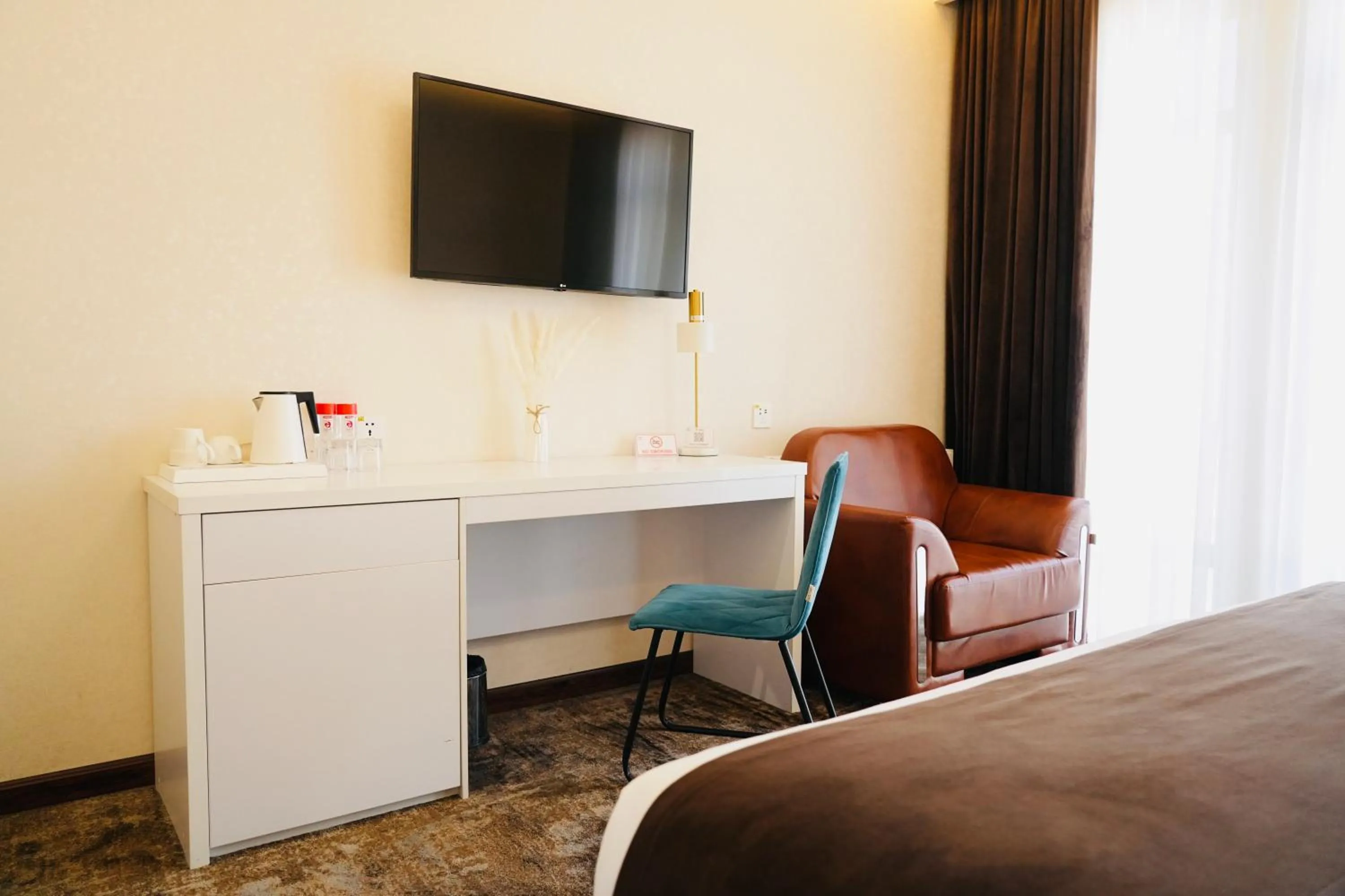 Bed in Garnet Mir Hotel