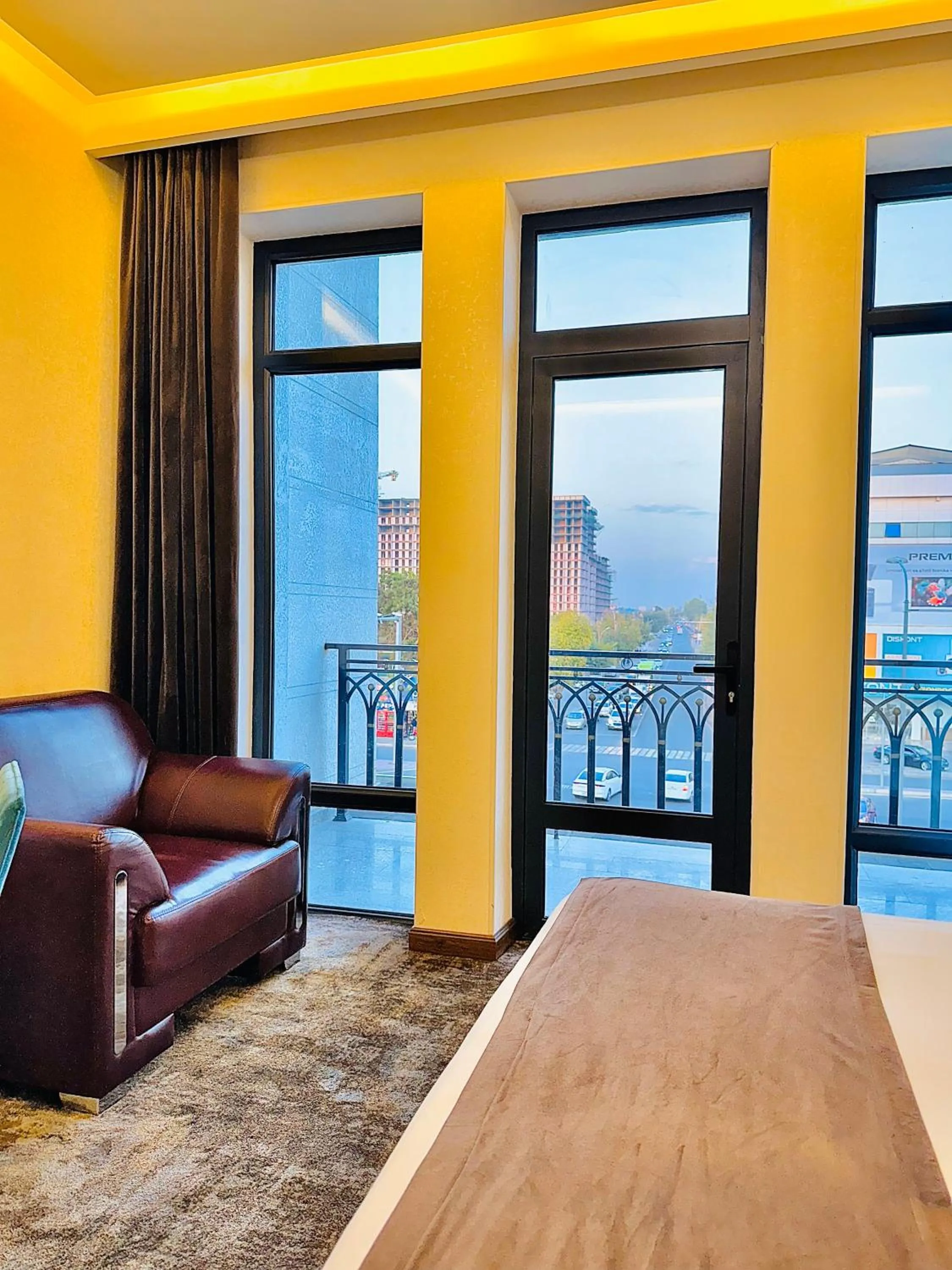 Bed in Garnet Mir Hotel