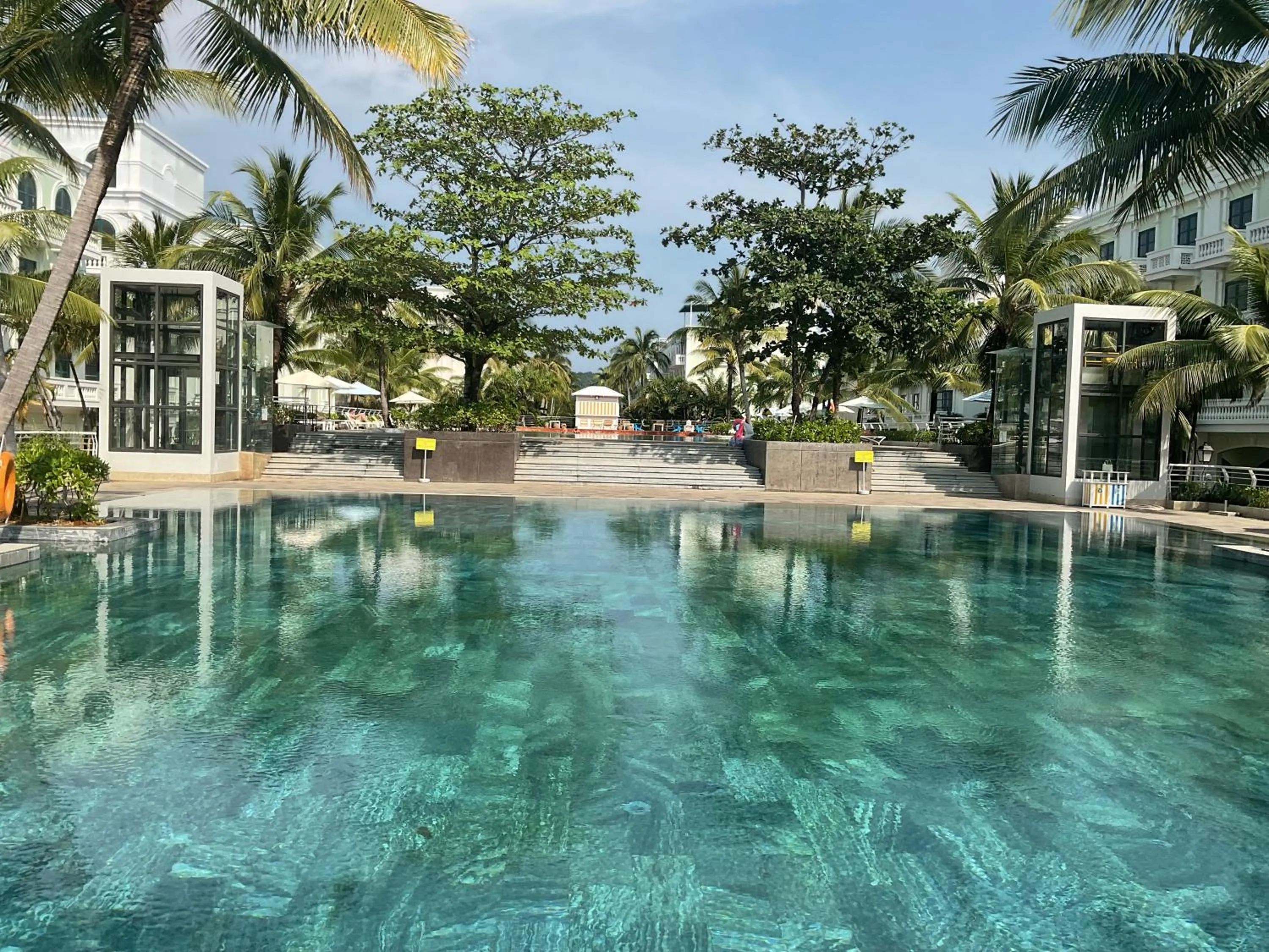 Swimming pool in Green Inn Phu Quoc Hotel