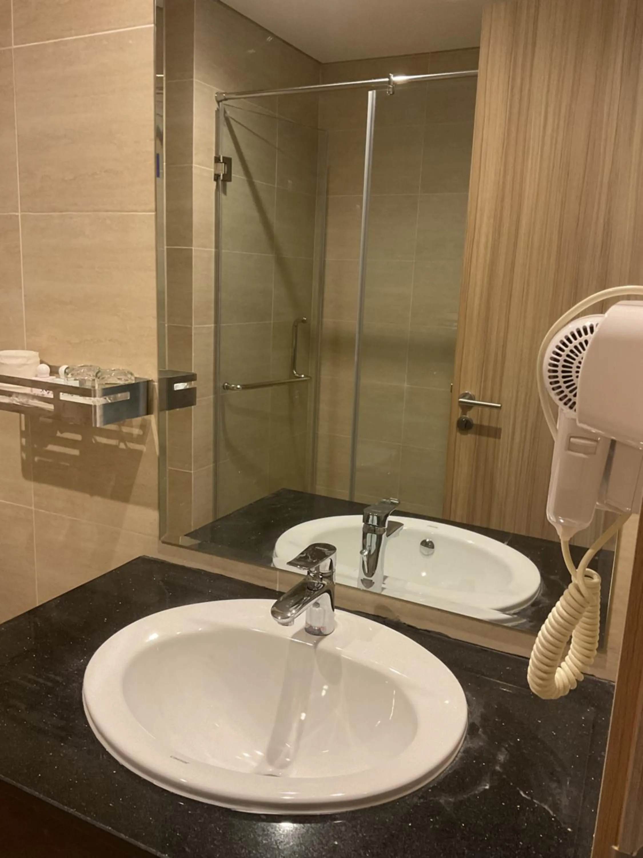 Toilet in Green Inn Phu Quoc Hotel