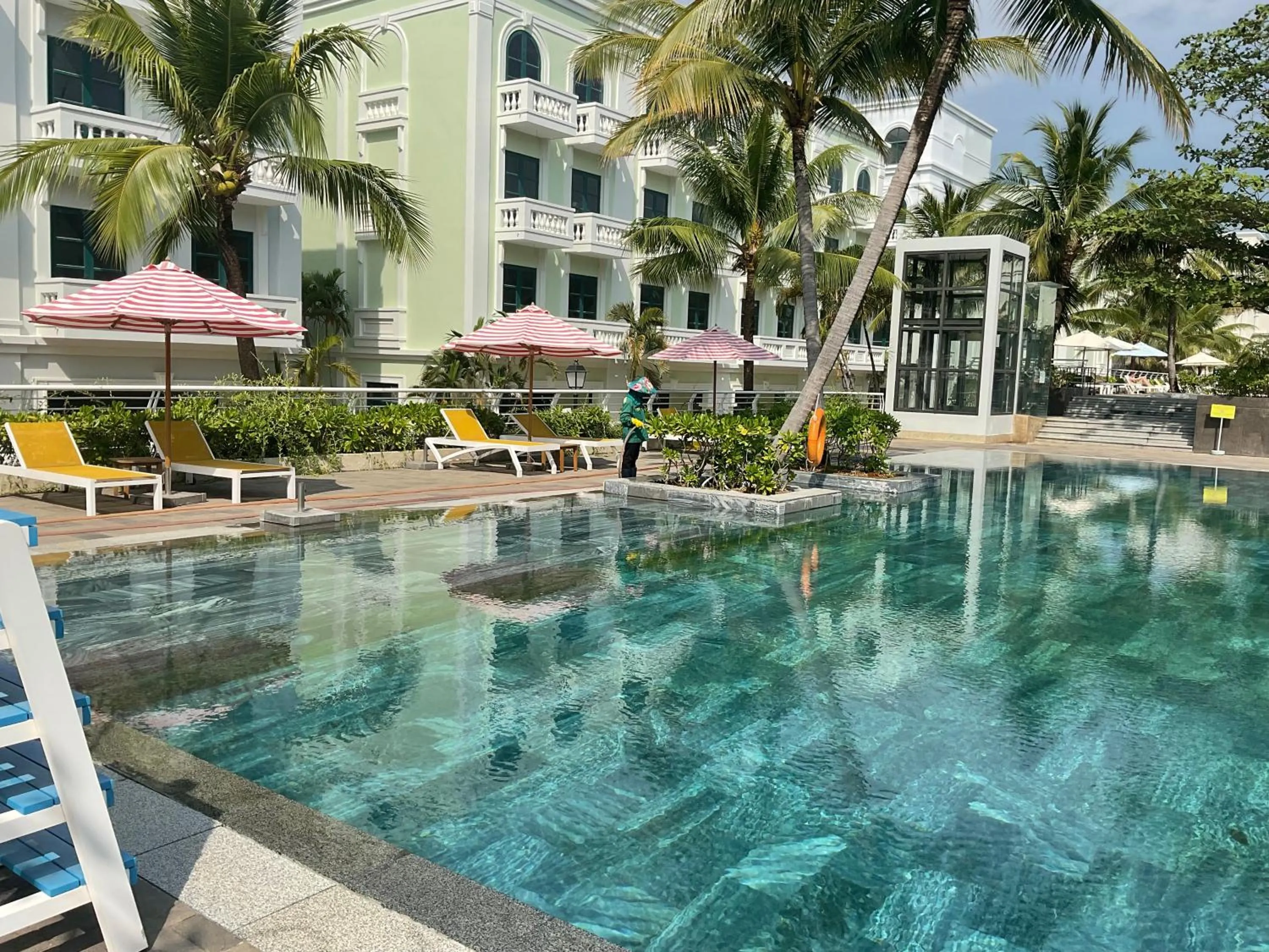 Swimming pool in Green Inn Phu Quoc Hotel