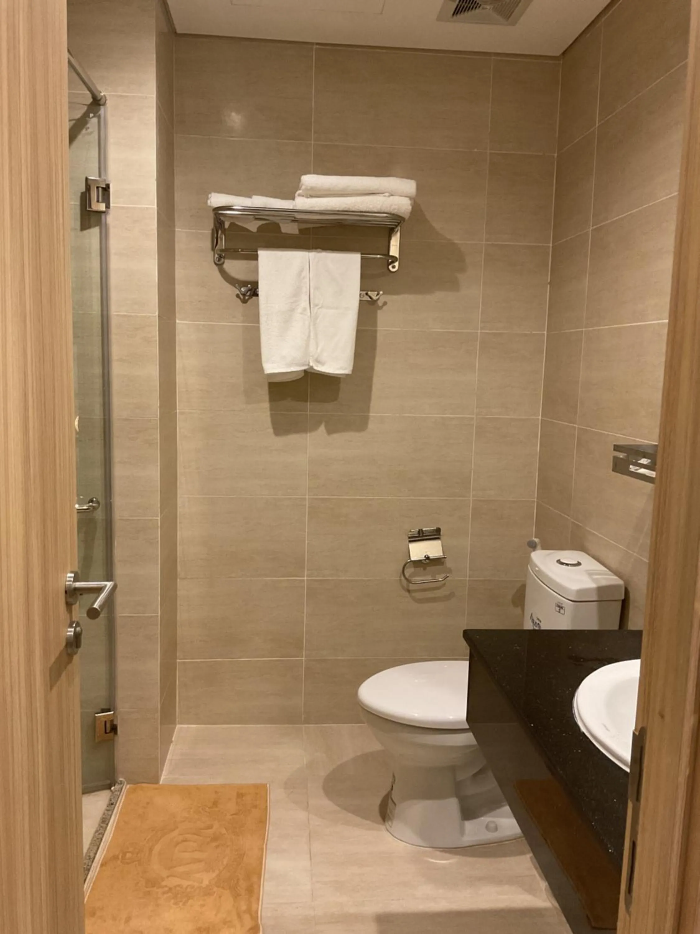 Toilet in Green Inn Phu Quoc Hotel