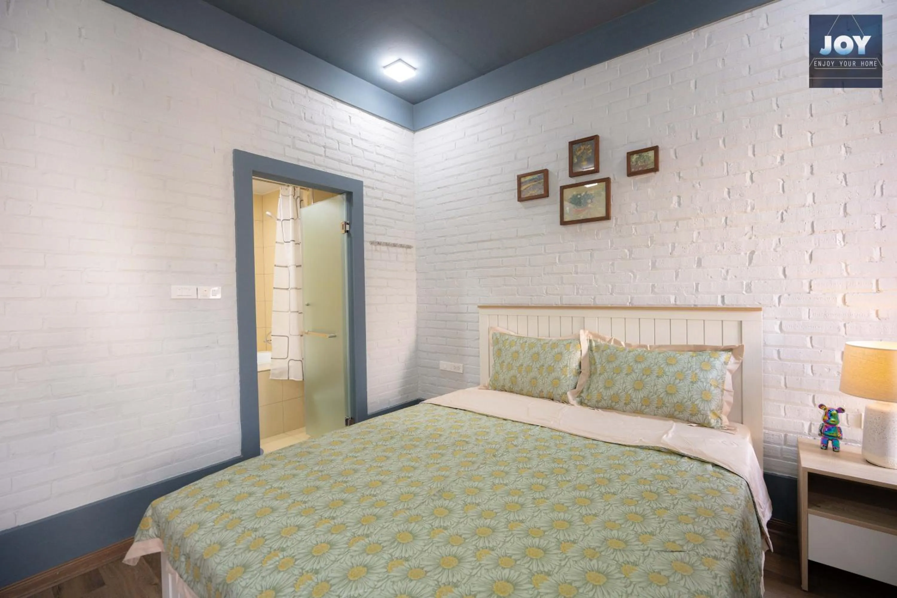 Bed in JOY APARTMENT TAY HO