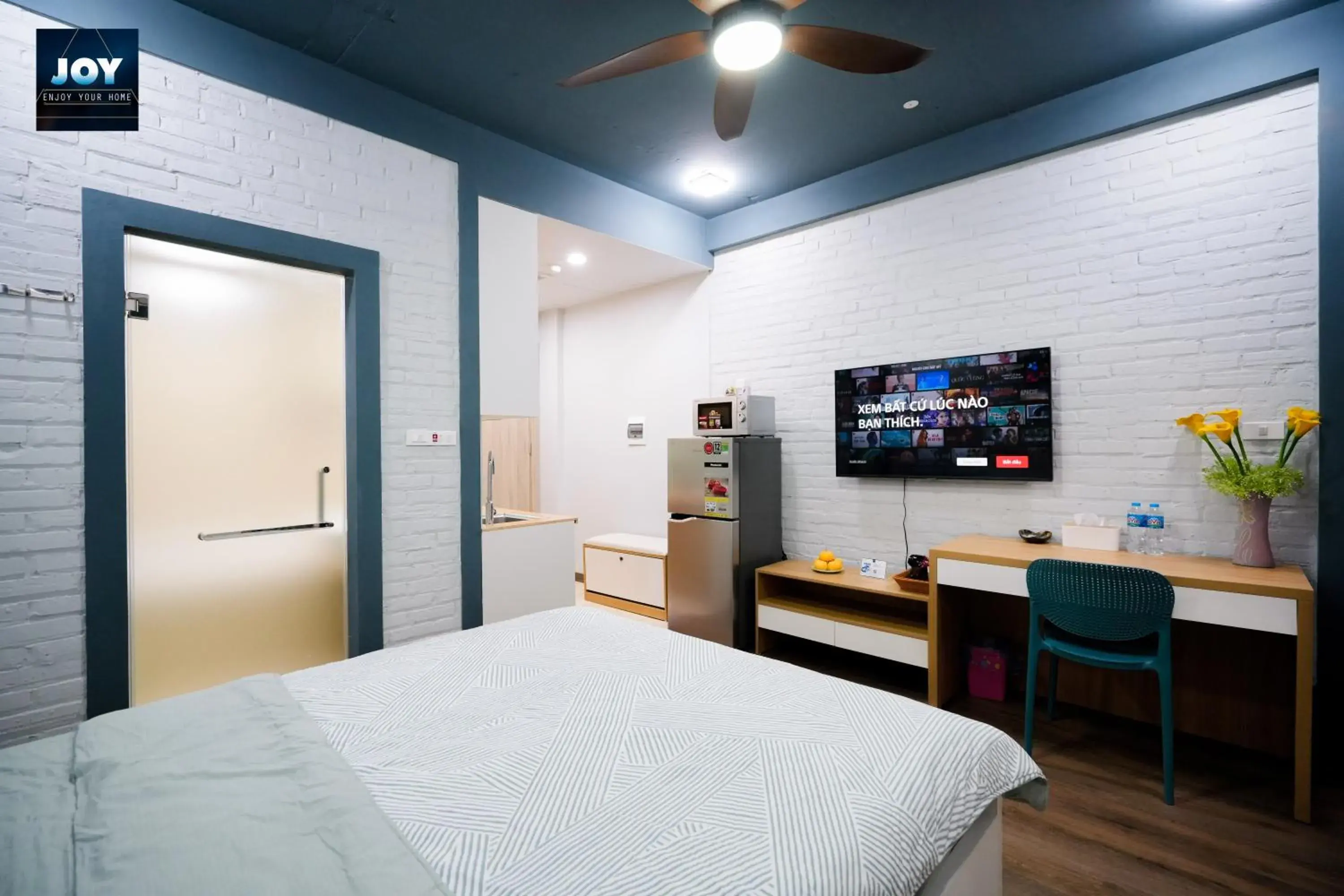 TV and multimedia, Bed in JOY APARTMENT TAY HO TV and multimedia, Bed in JOY APARTMENT TAY HO