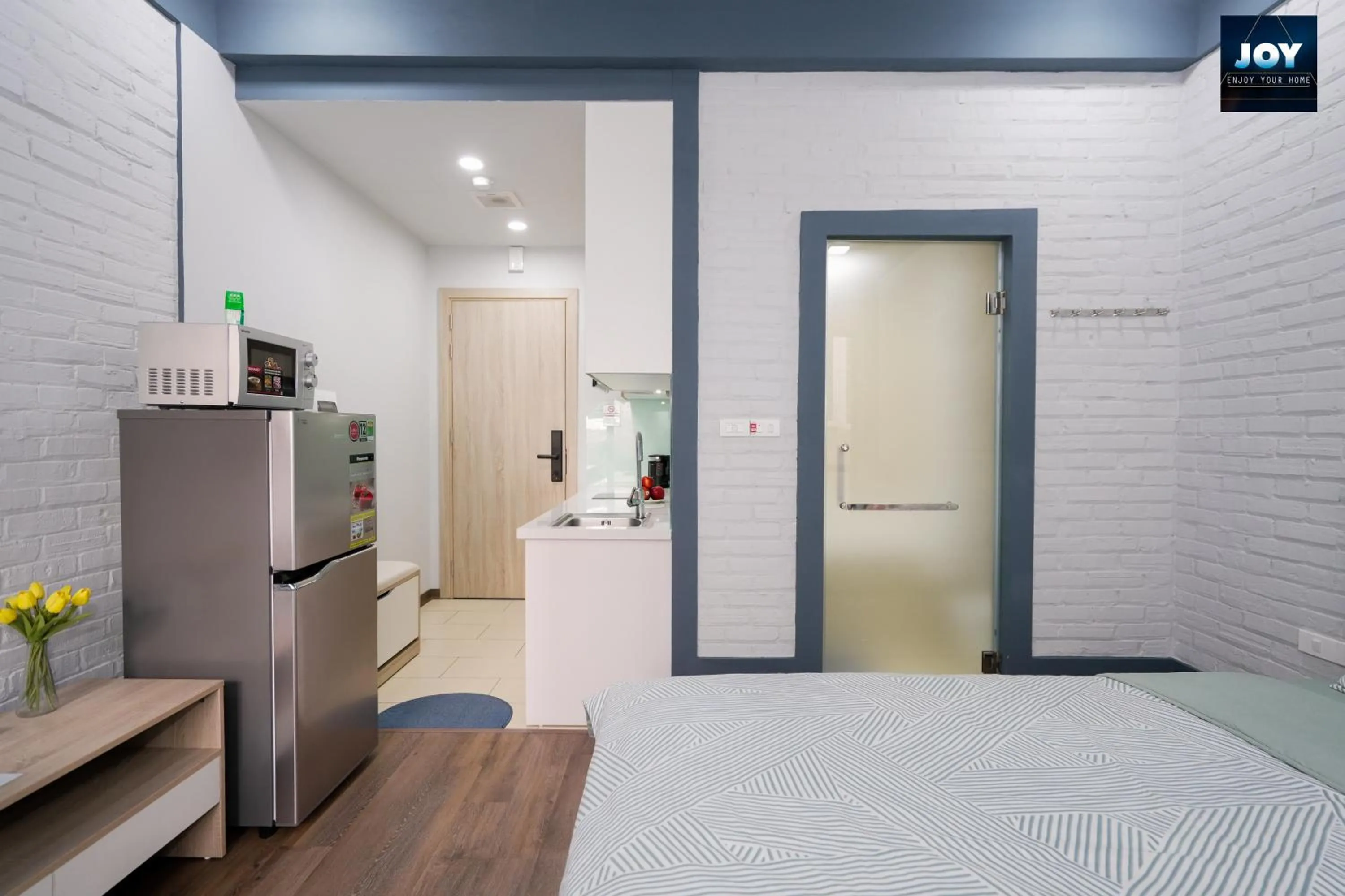 Kitchen or kitchenette, Bed in JOY APARTMENT TAY HO