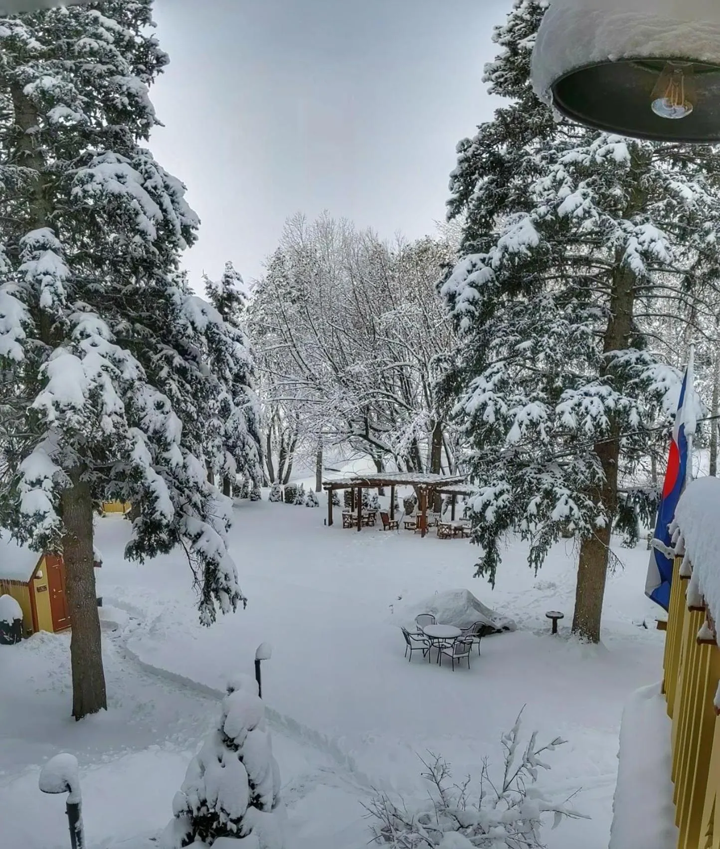 Winter in Alpen Way Chalet Mountain Lodge