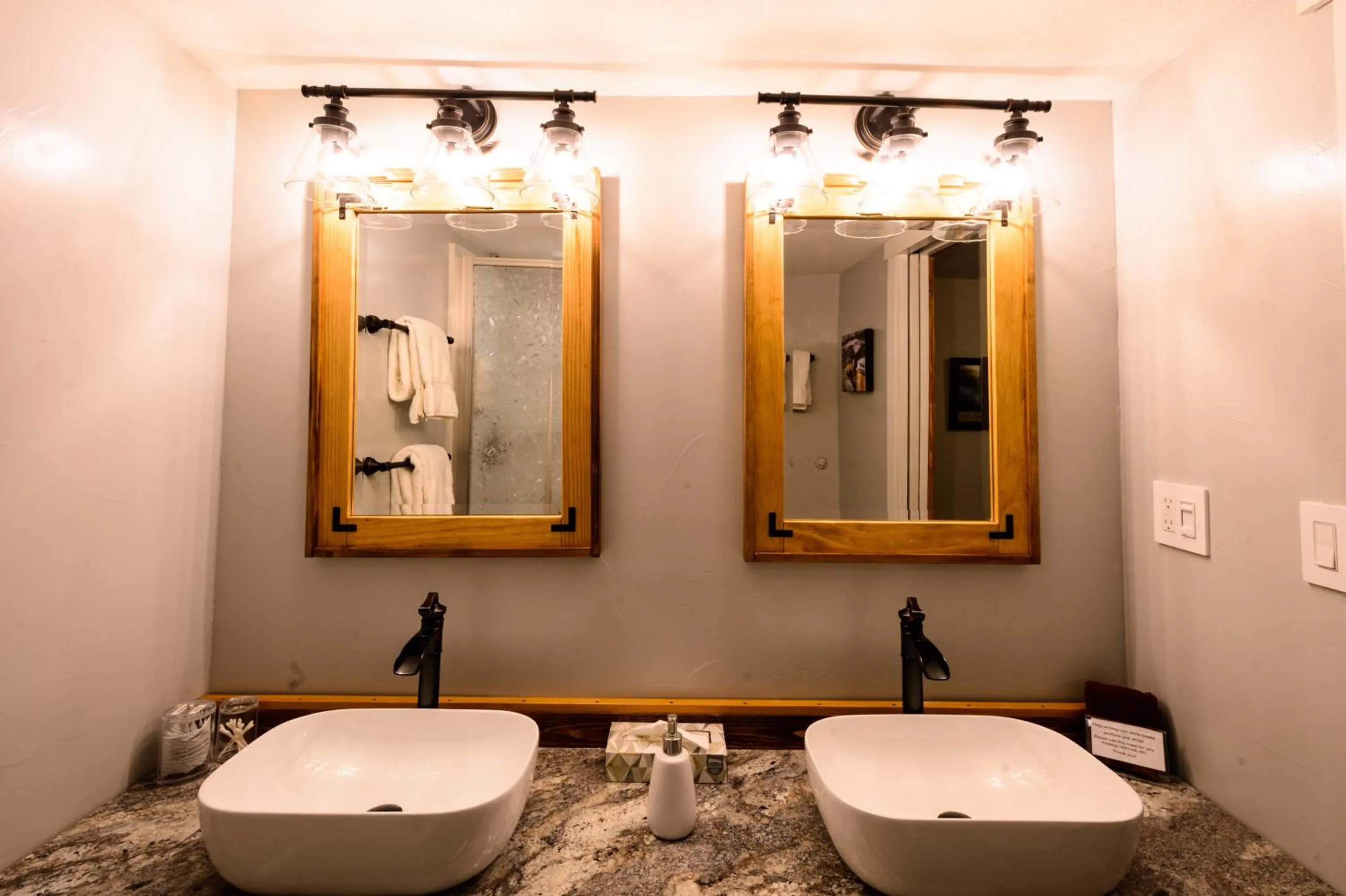 Bathroom in Alpen Way Chalet Mountain Lodge