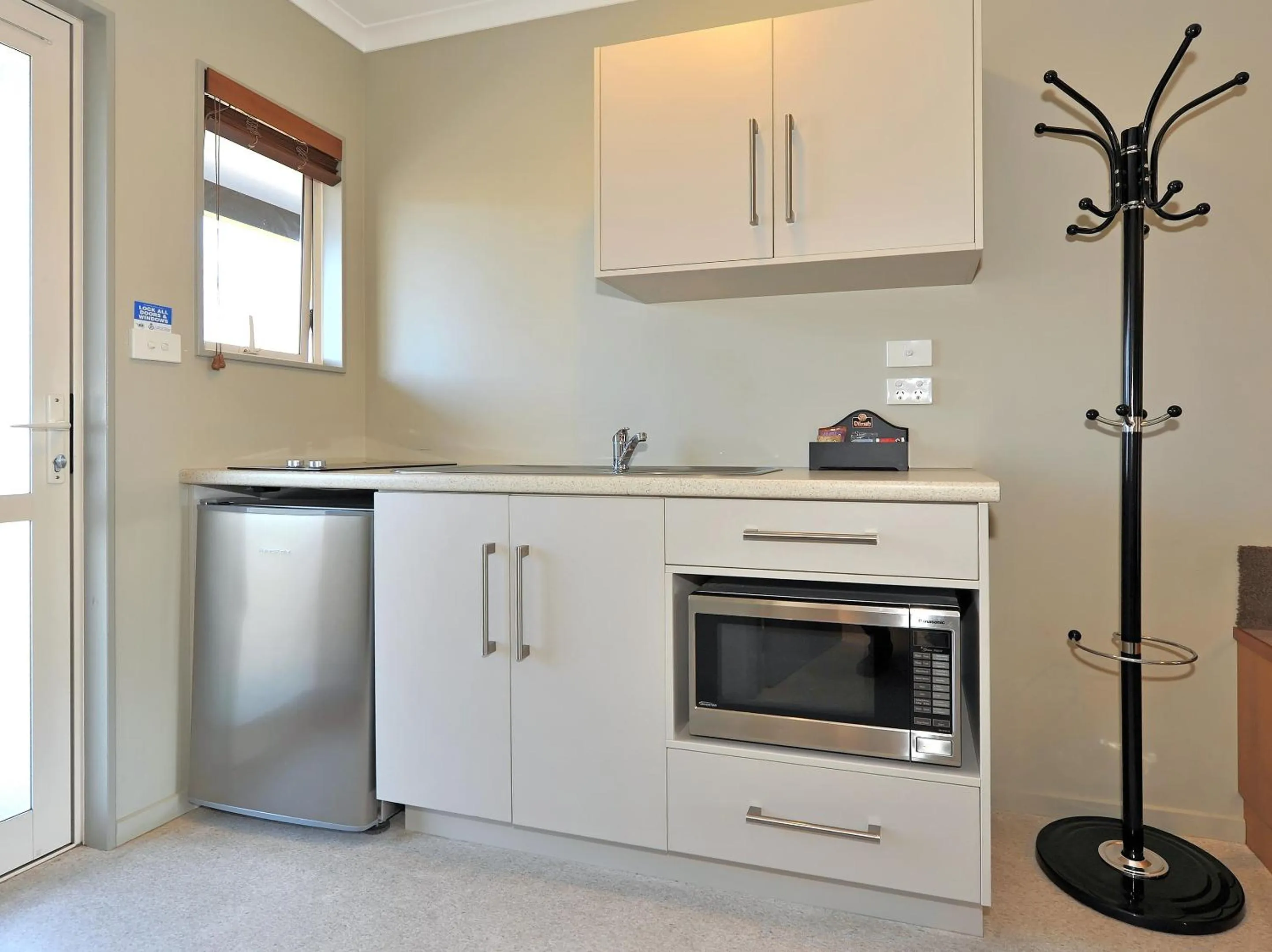 Kitchen or kitchenette in Mohua Motels