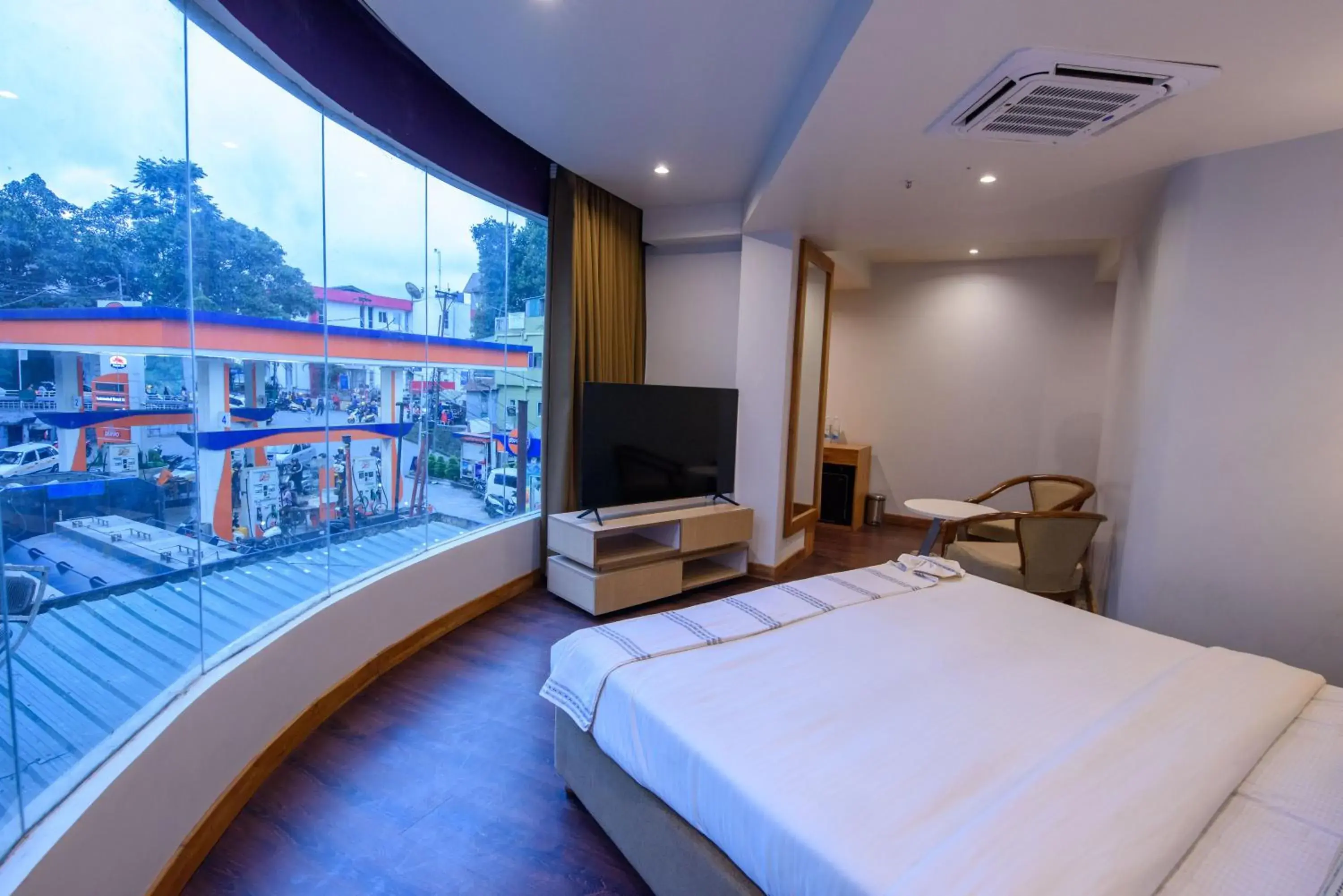 View (from property/room), Bed in Emerald Hotel View (from property/room), Bed in Emerald Hotel