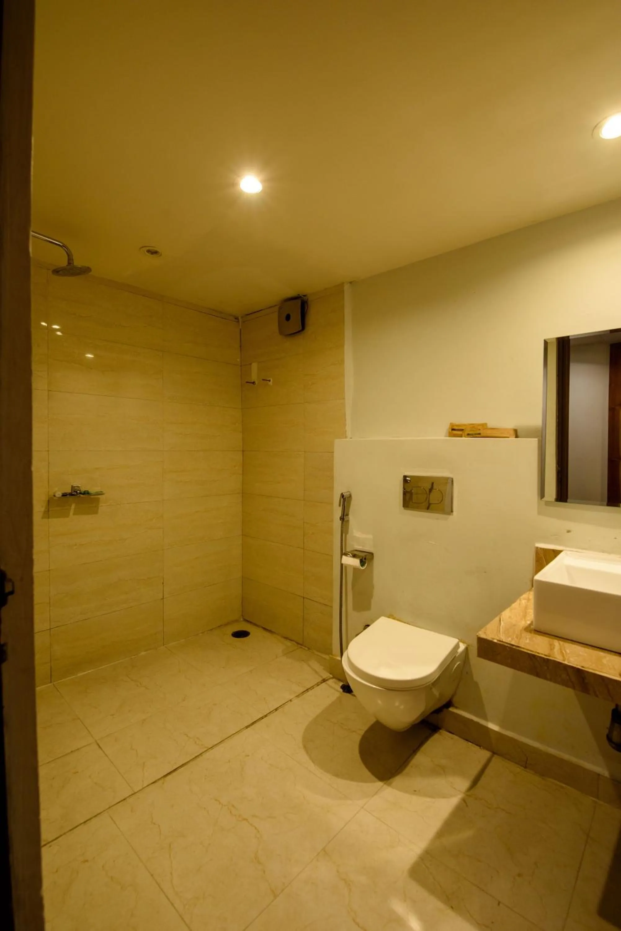 Bathroom in Emerald Hotel