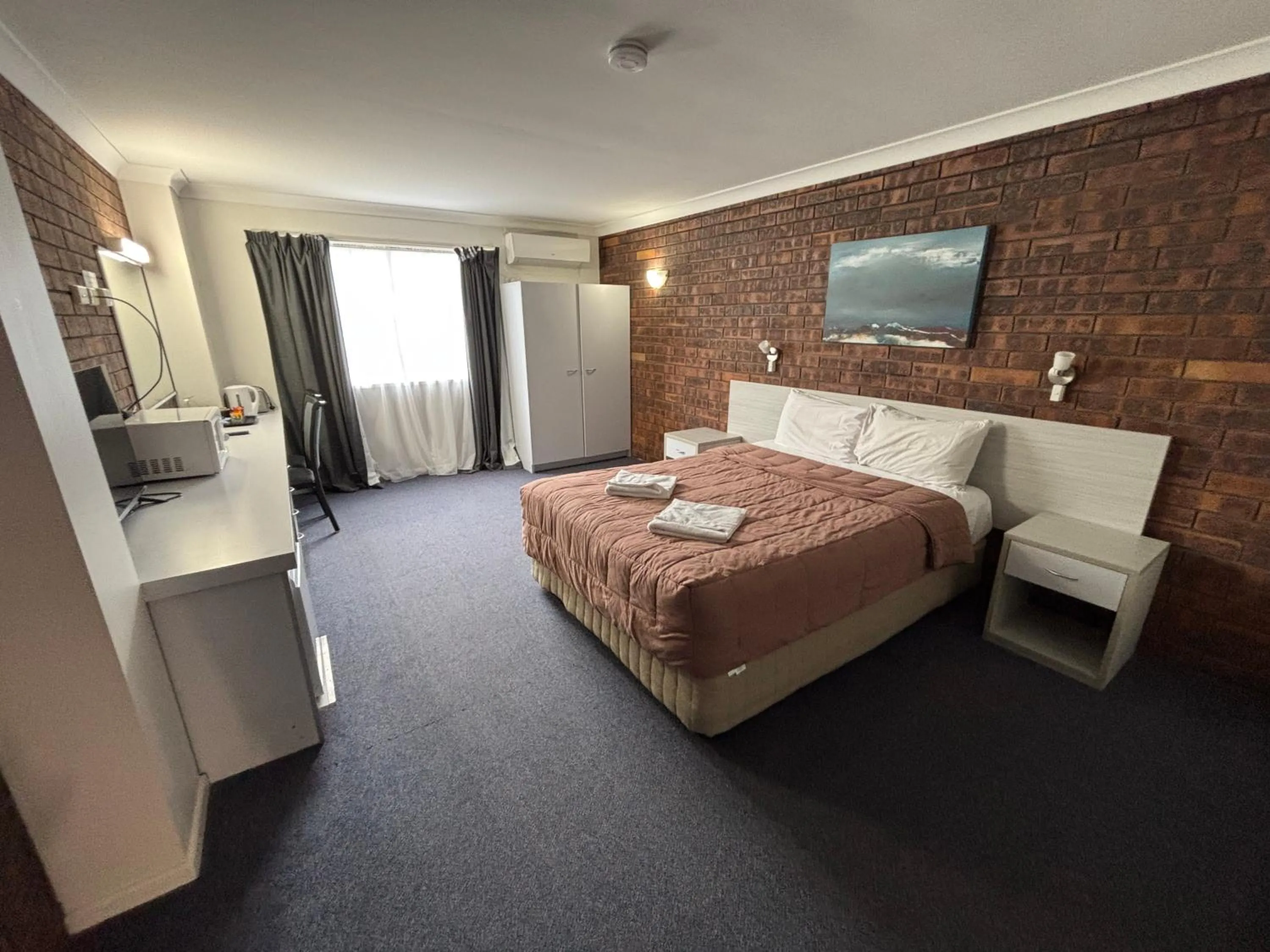 Bedroom, Bed in Shakespeare Motel