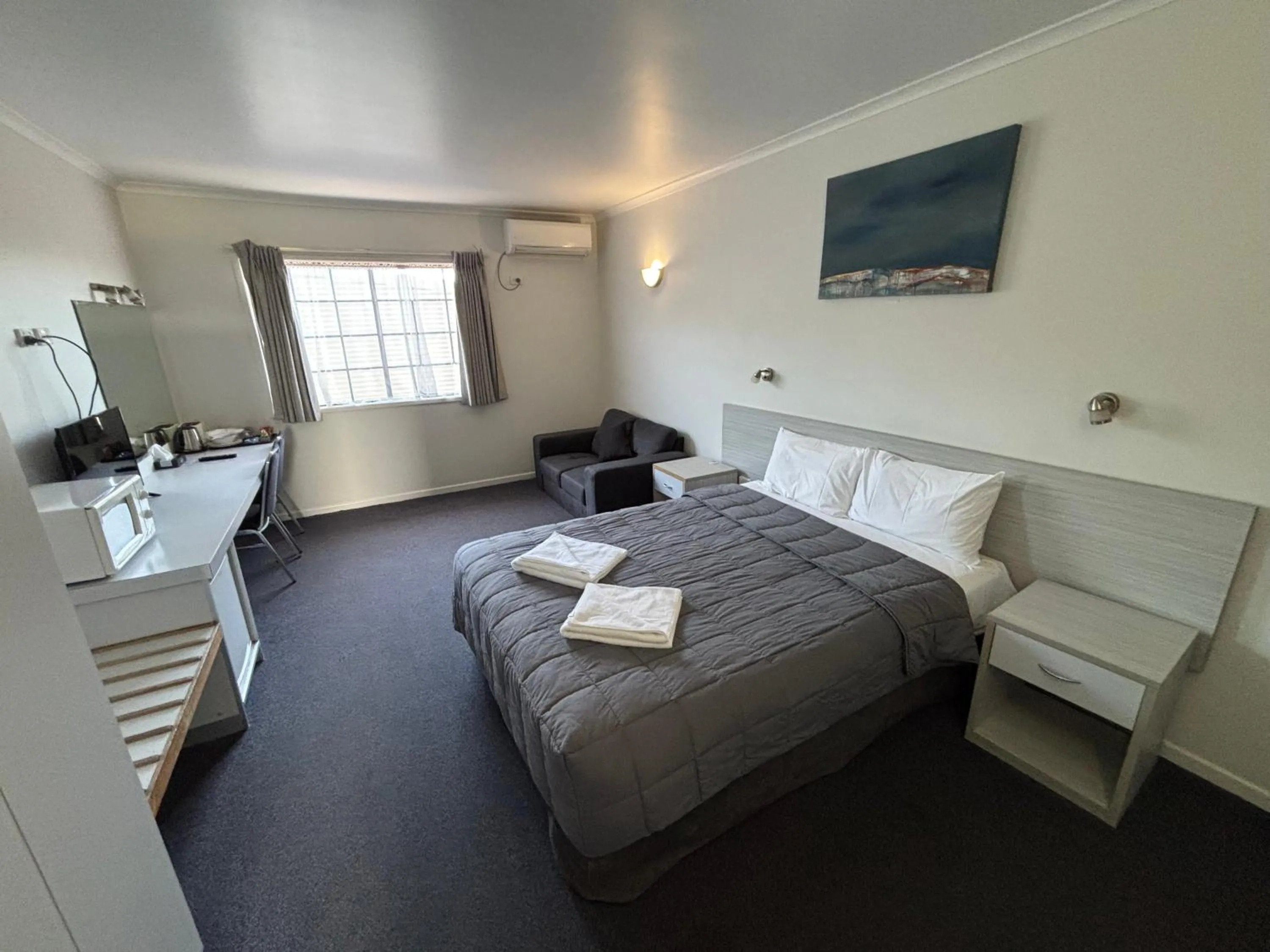 Bed in Shakespeare Motel