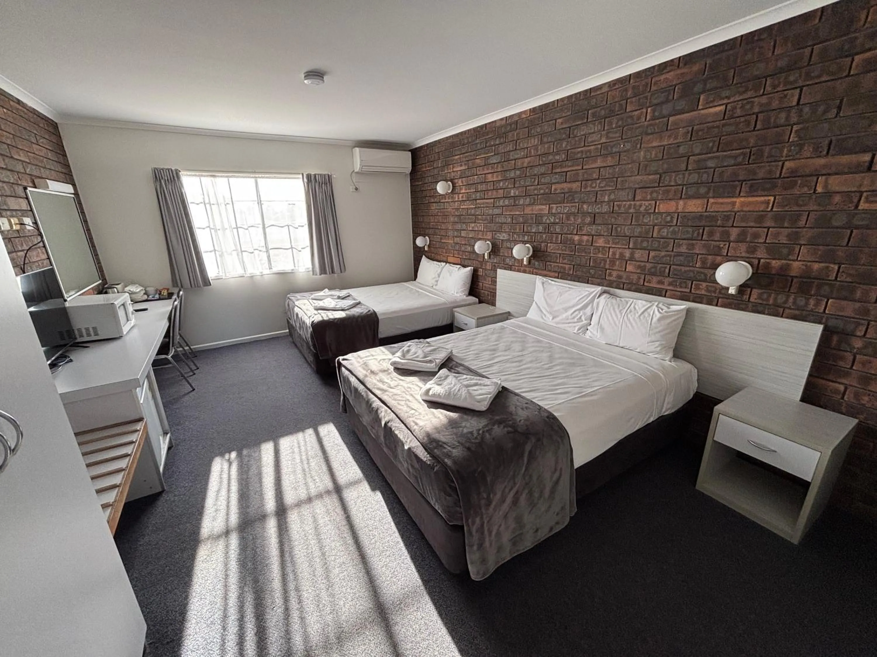 Bed in Shakespeare Motel