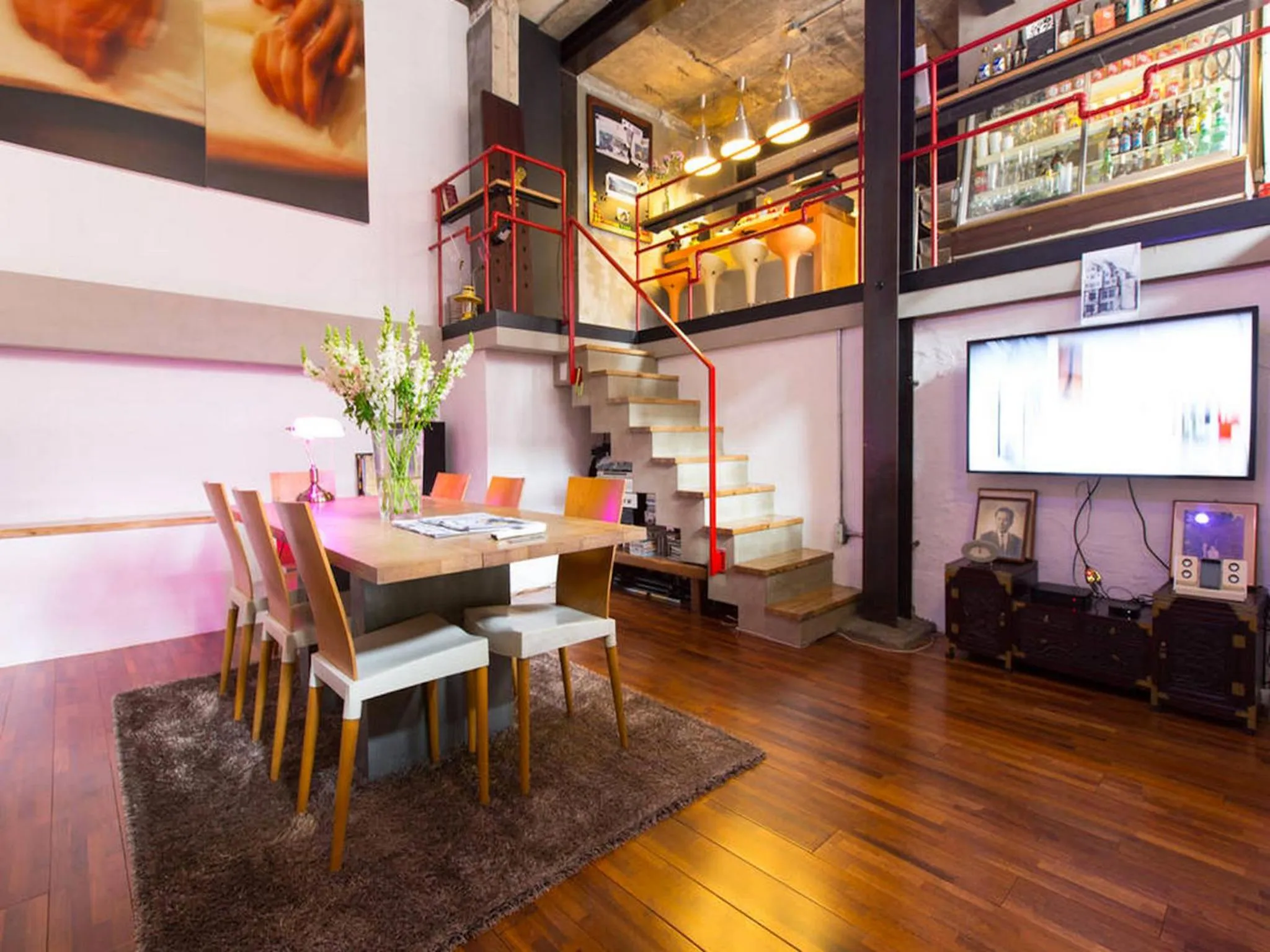 Decorative detail in I House Chinchin