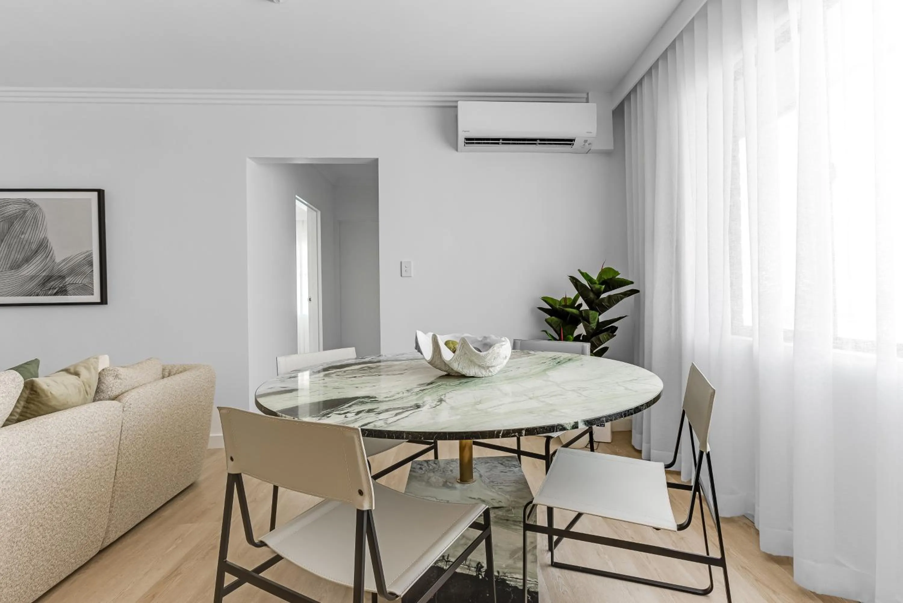 Kahlo Bondi - Luxury Escape - 2 Bedroom Furnished Apartments