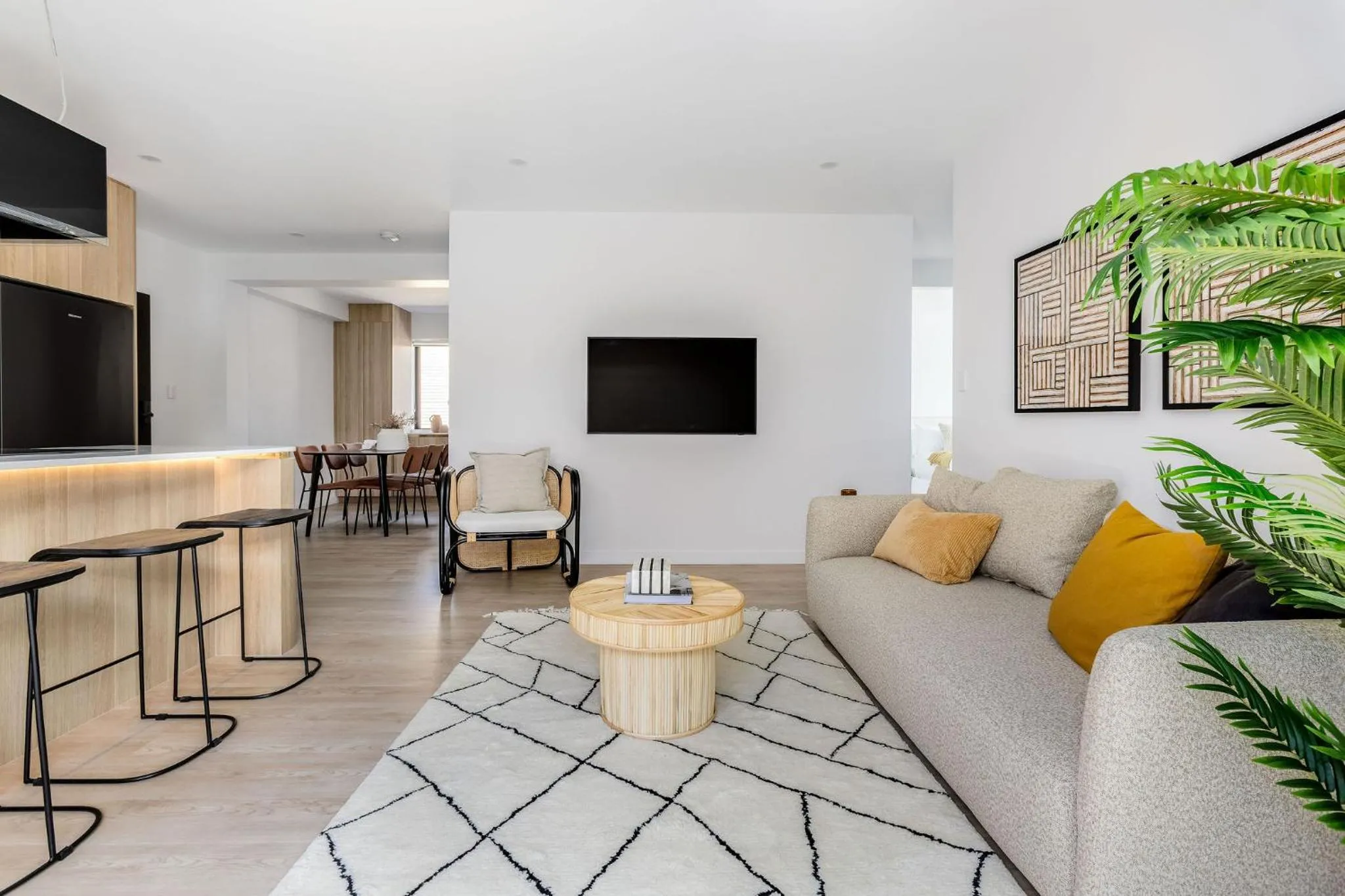 Kahlo Bondi - Luxury Escape - 2 Bedroom Furnished Apartments