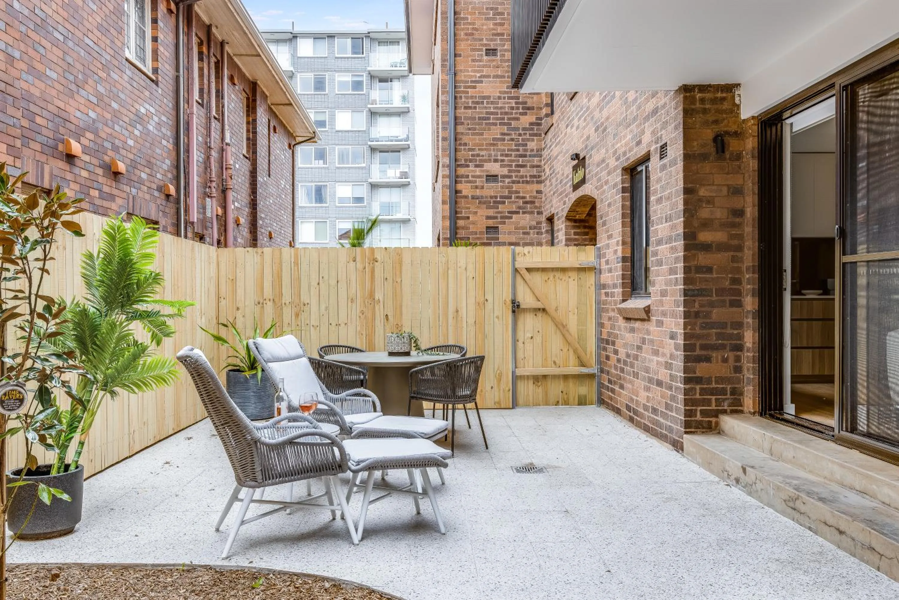 Kahlo Bondi - Luxury Escape - 2 Bedroom Furnished Apartments