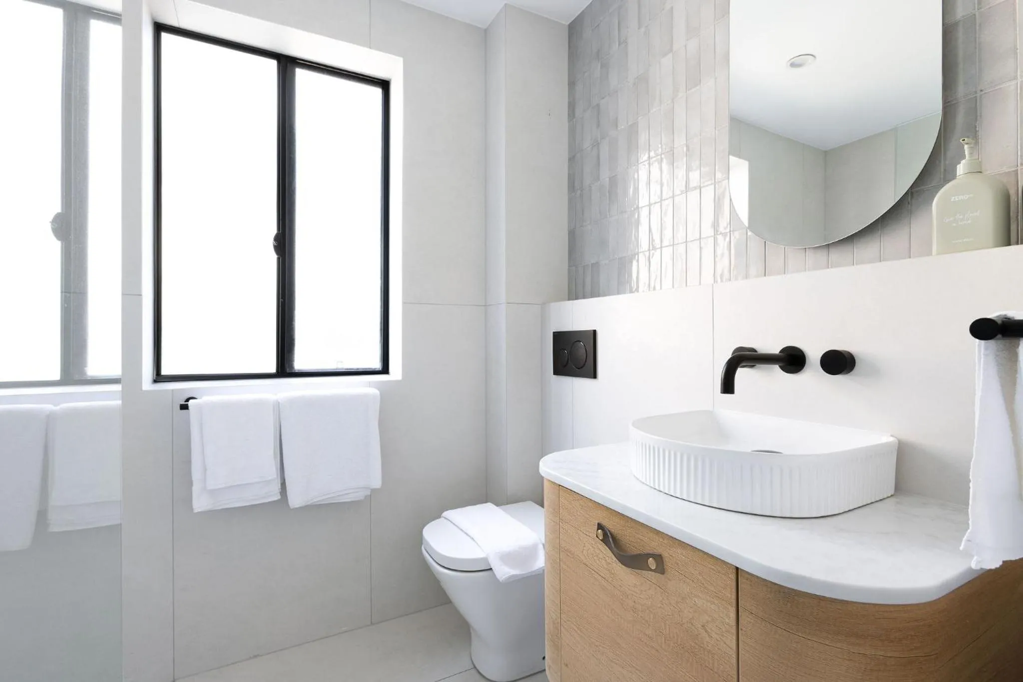 Kahlo Bondi - Luxury Escape - 2 Bedroom Furnished Apartments