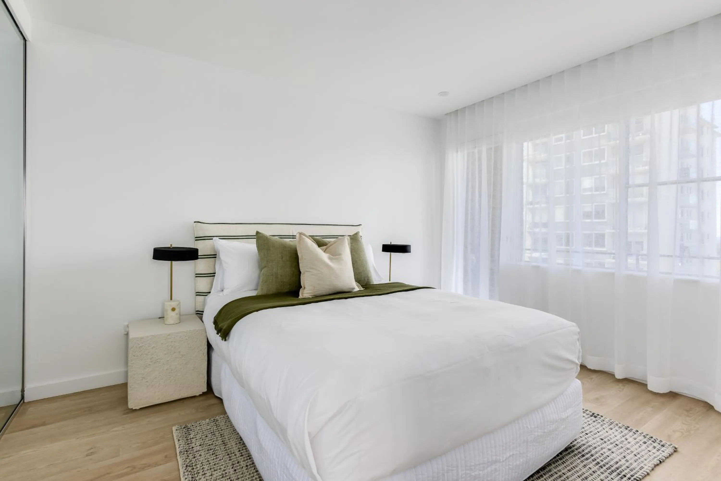 Kahlo Bondi - Luxury Escape - 2 Bedroom Furnished Apartments