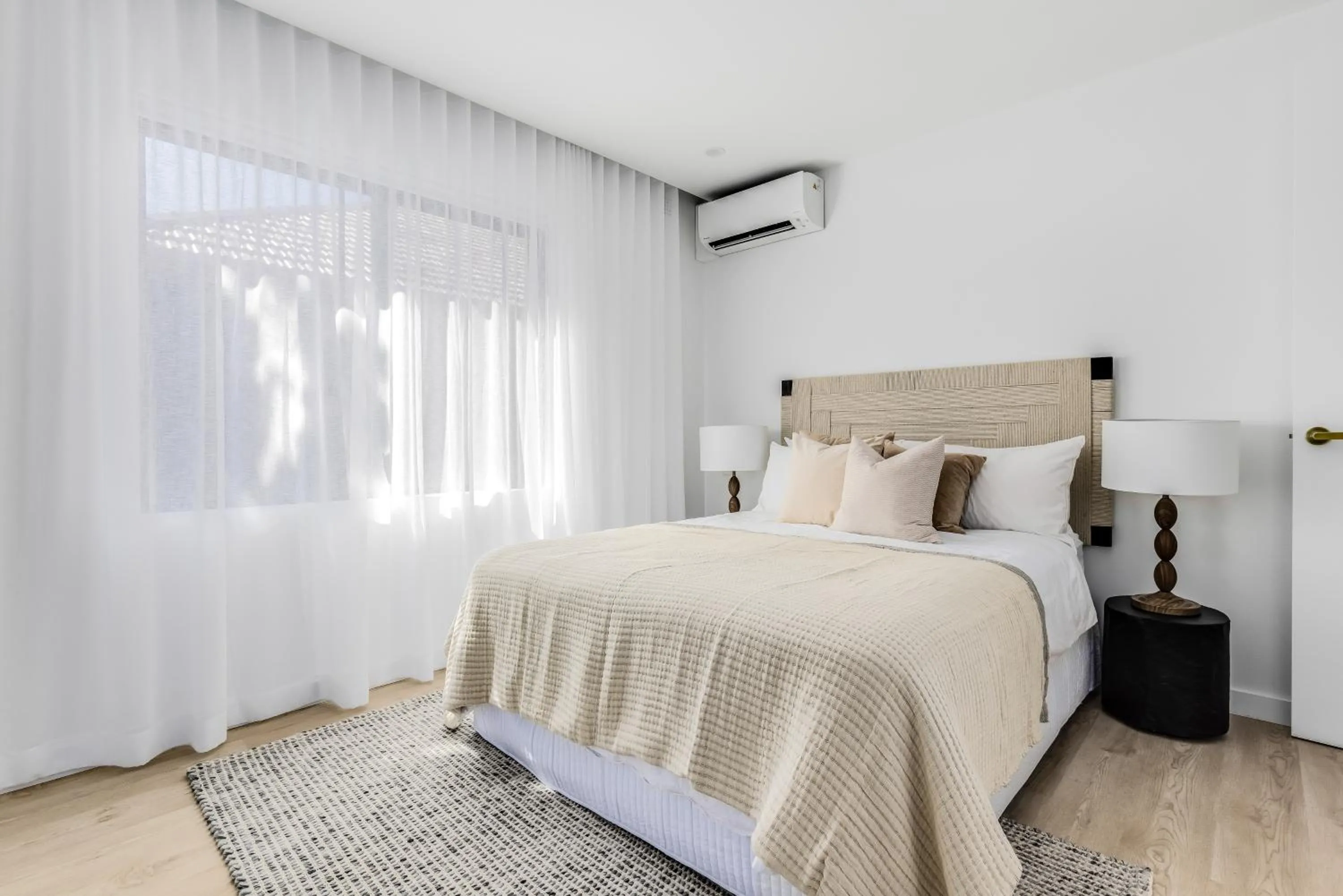 Kahlo Bondi - Luxury Escape - 2 Bedroom Furnished Apartments
