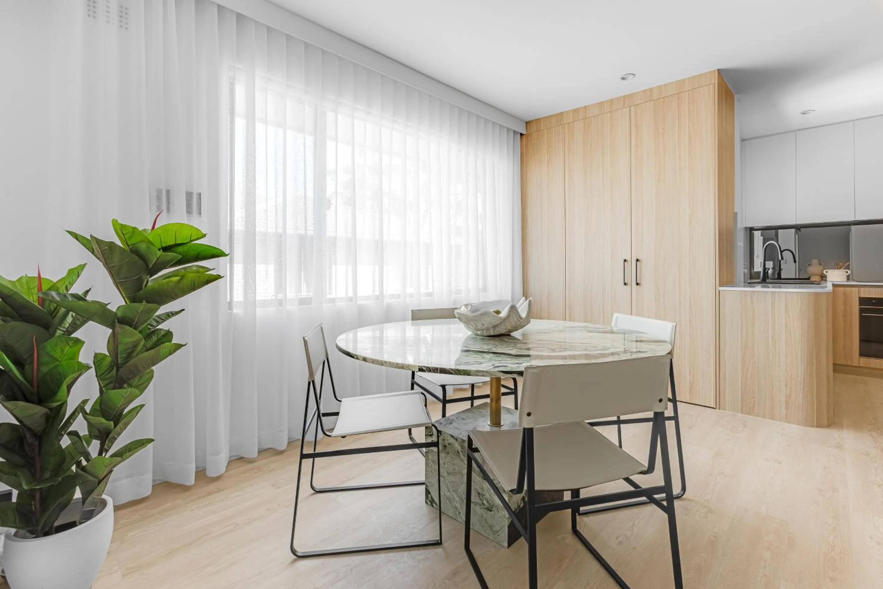Kahlo Bondi - Luxury Escape - 2 Bedroom Furnished Apartments
