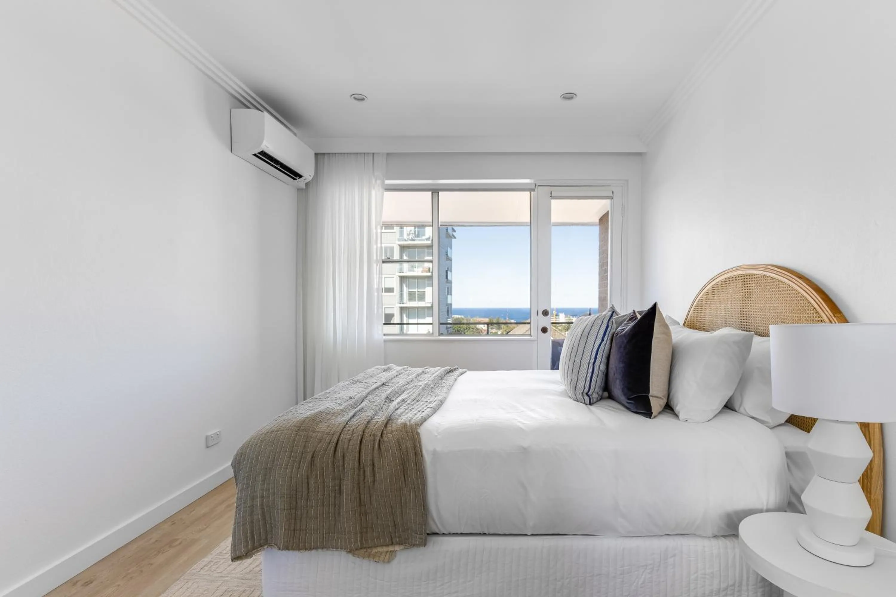 Kahlo Bondi - Luxury Escape - 2 Bedroom Furnished Apartments
