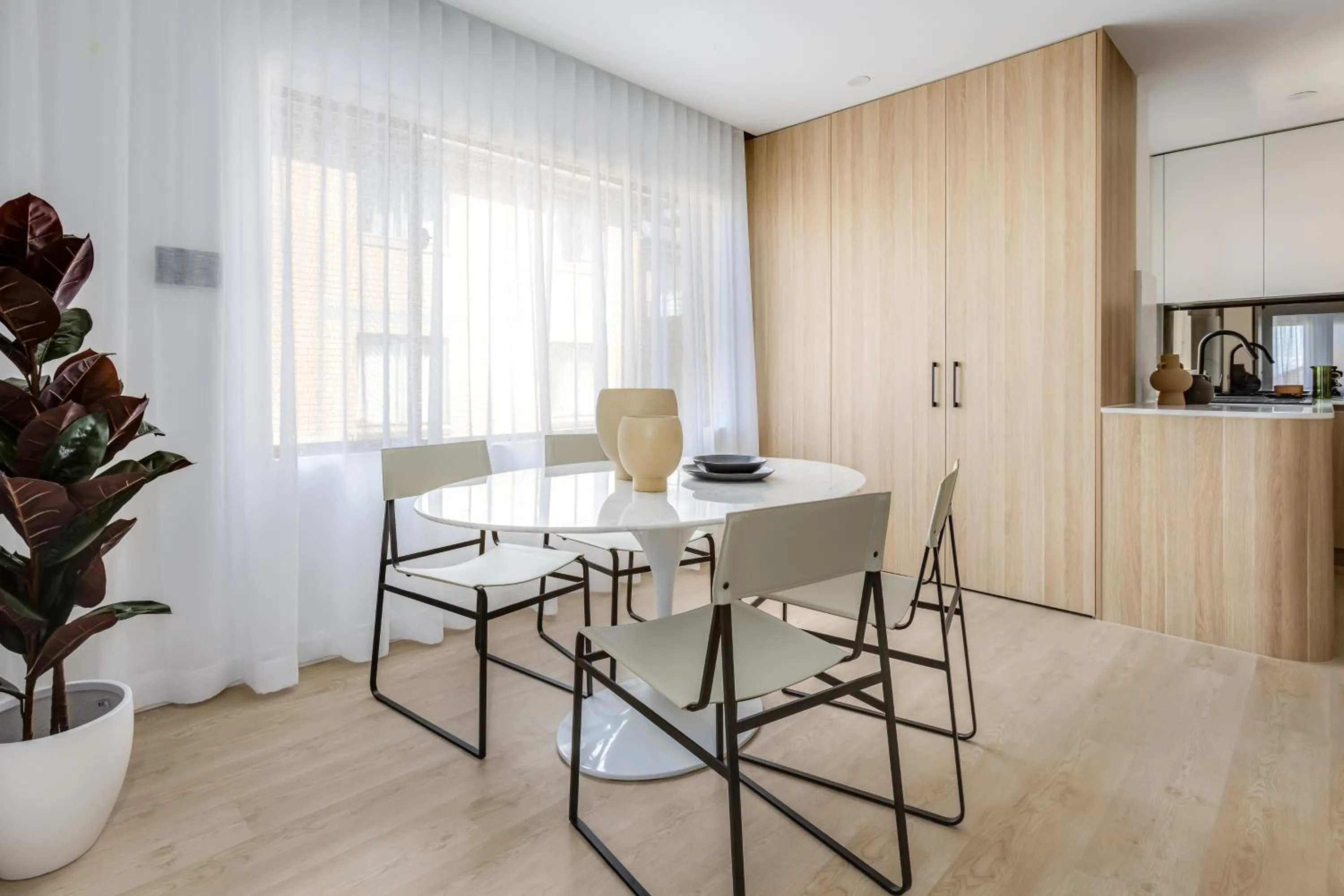 Kahlo Bondi - Luxury Escape - 2 Bedroom Furnished Apartments