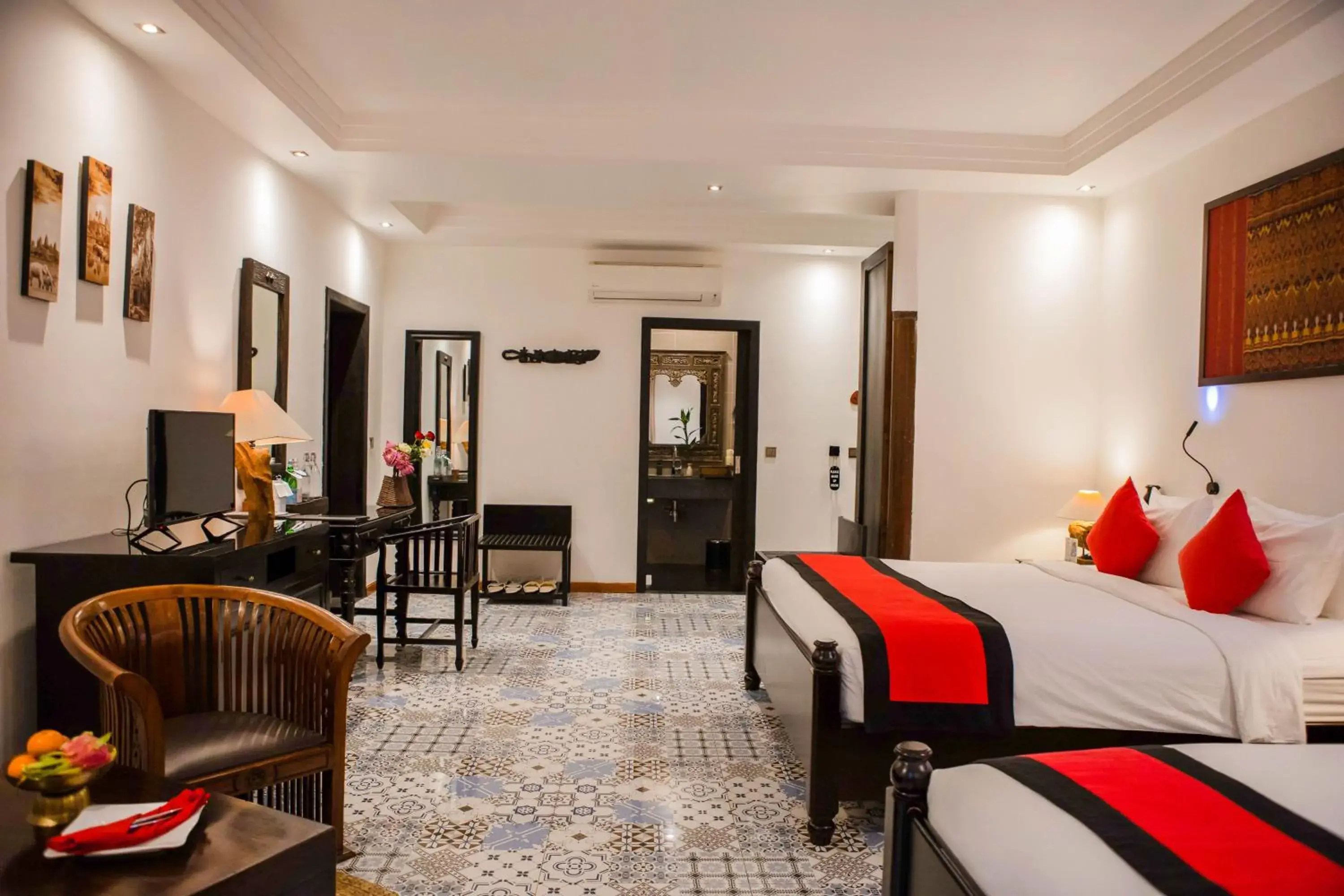 Bed in La Rose Suites Bed in La Rose Suites