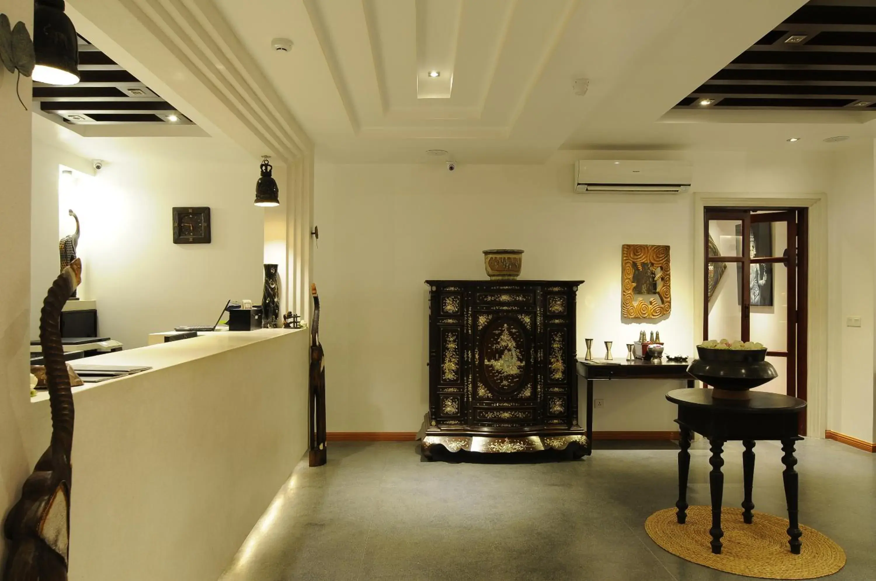 Lobby or reception in La Rose Suites Lobby or reception in La Rose Suites