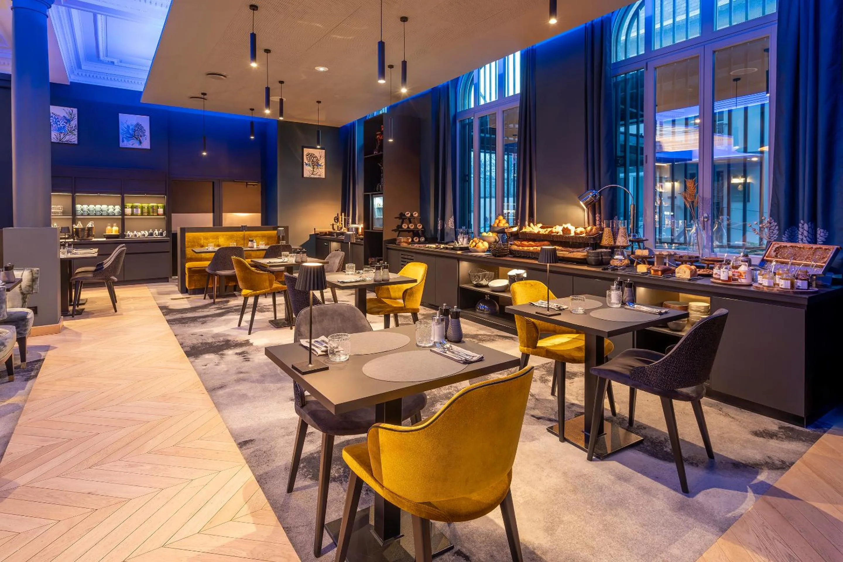 Restaurant/places to eat in Best Western Premier Le Chapitre Hotel and Spa