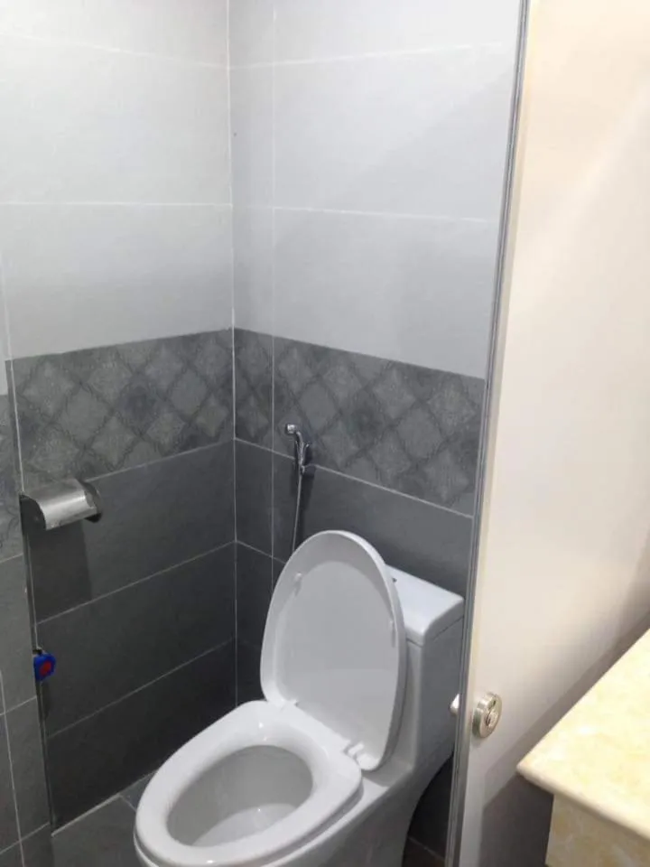 Bathroom in Hanoi Backpackersuite Hostel