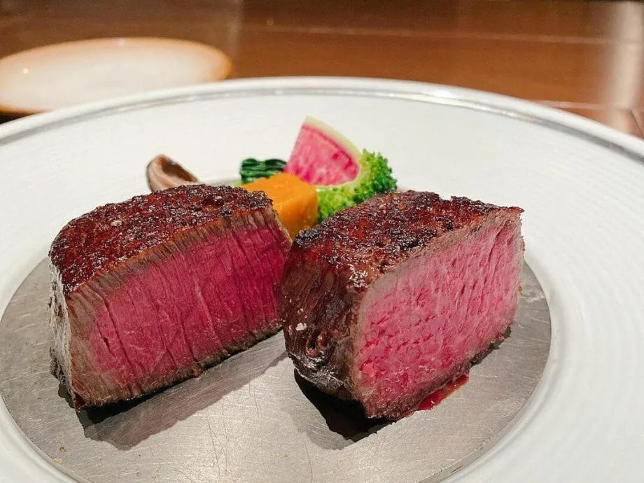 Food and drinks in Catba Papillon Garden Bungalows & Resort