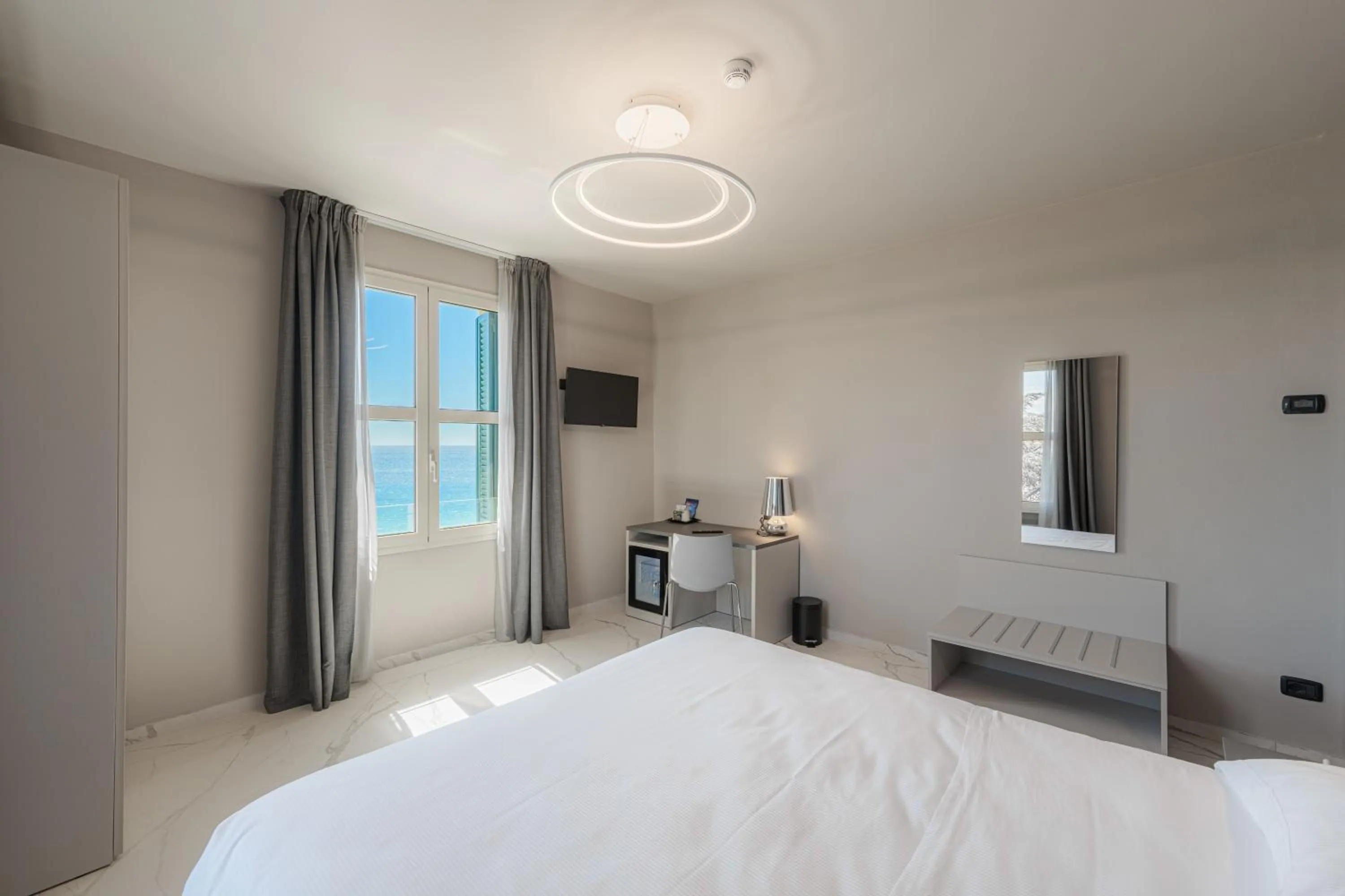 minibar, Bed in Hotel Villa Levi