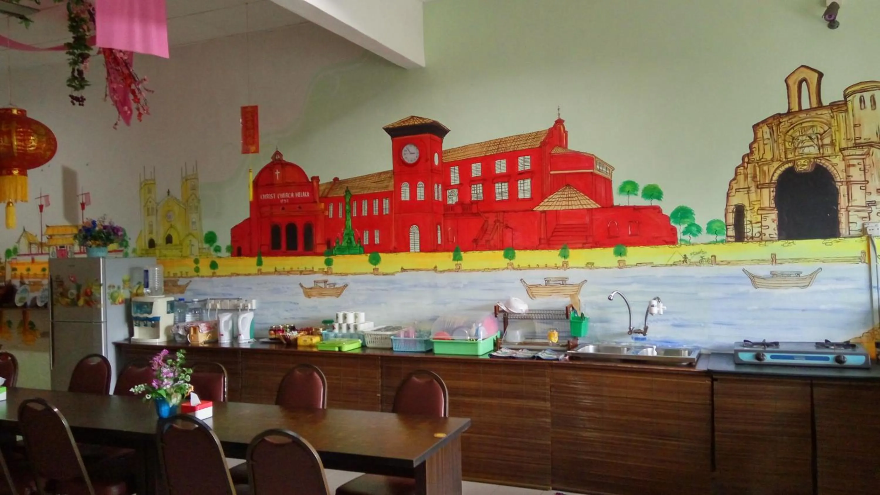 Kitchen or kitchenette in Old Town Guest House