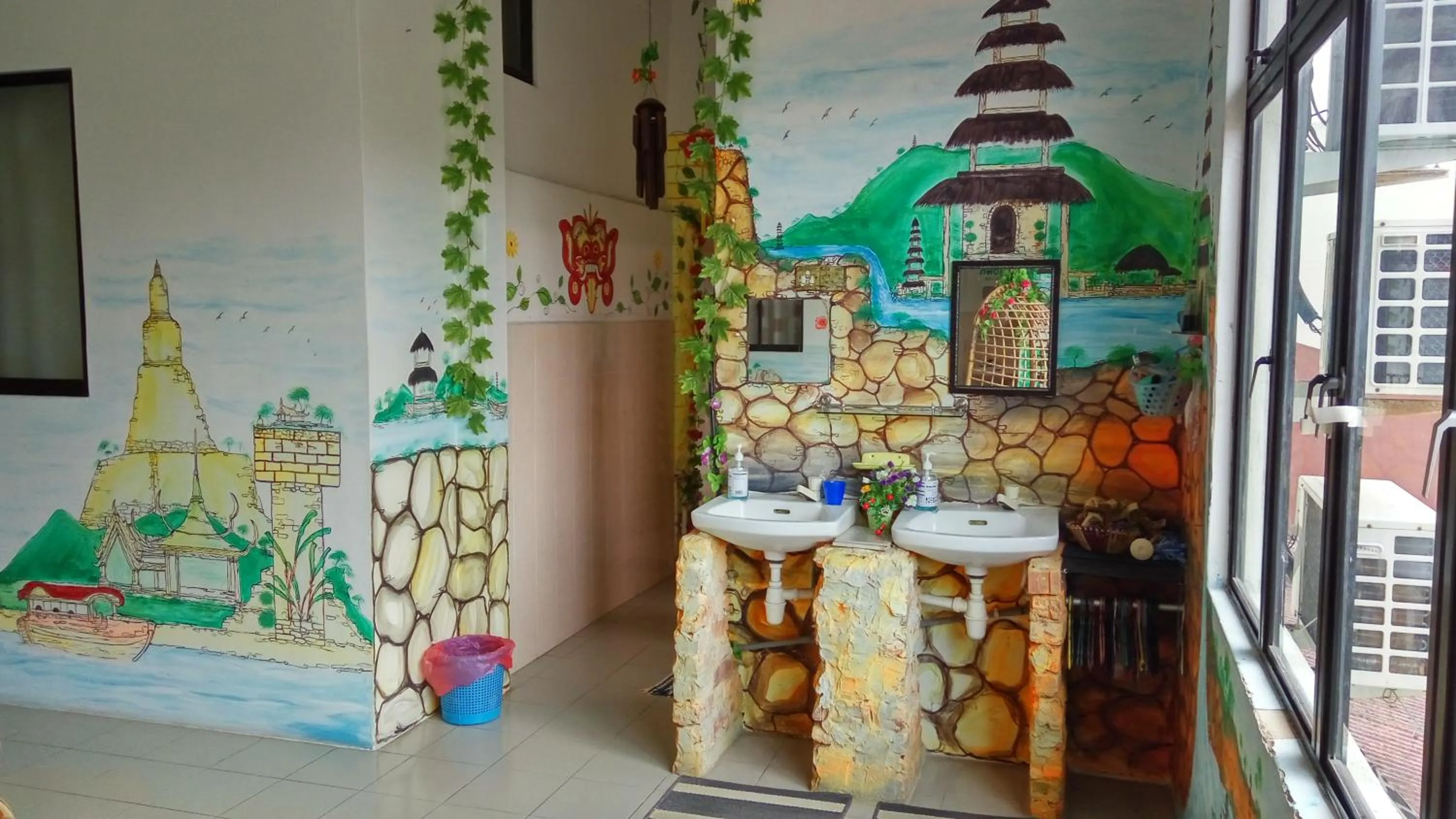 Communal lounge/ TV room in Old Town Guest House