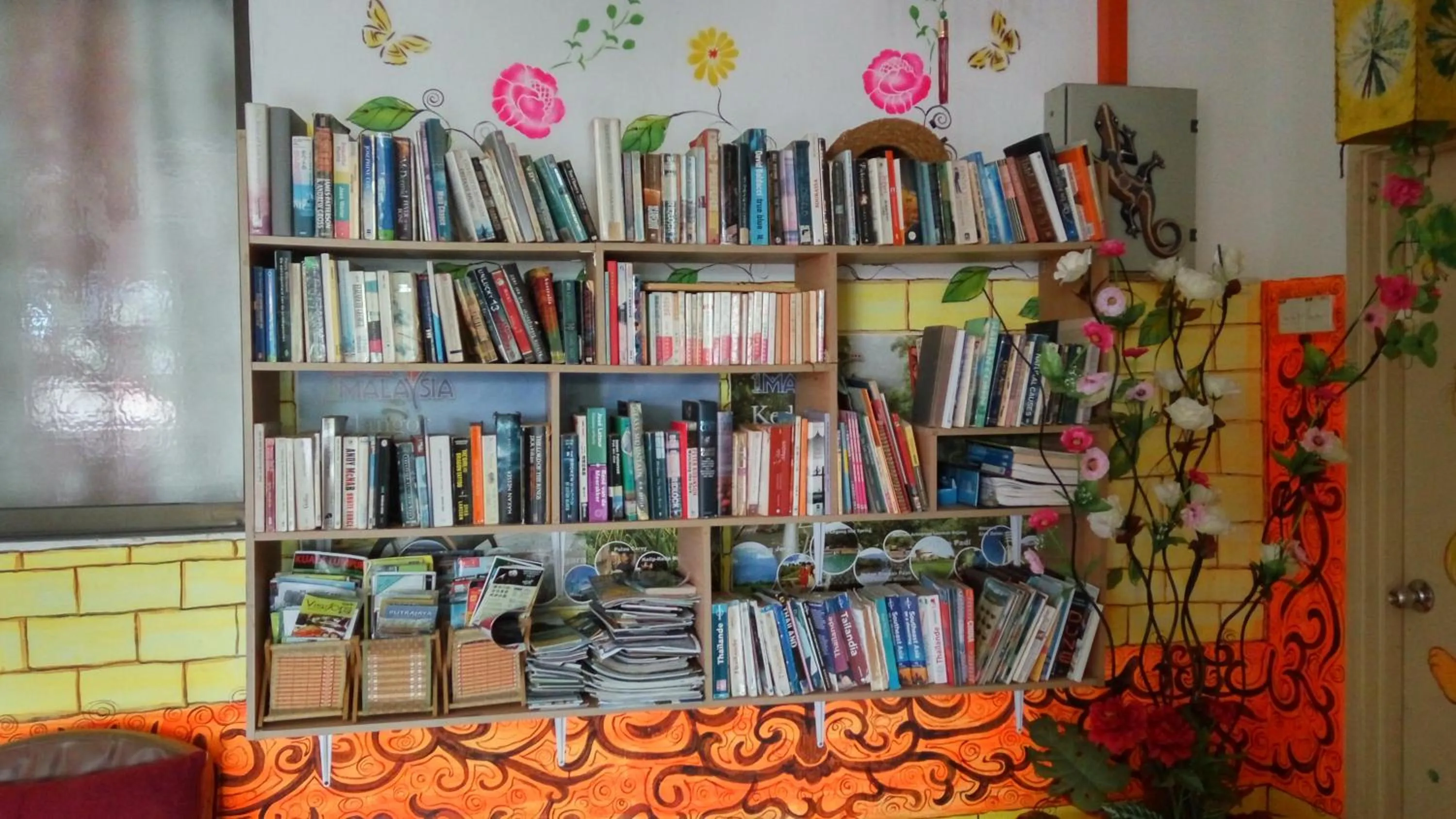 Library in Old Town Guest House