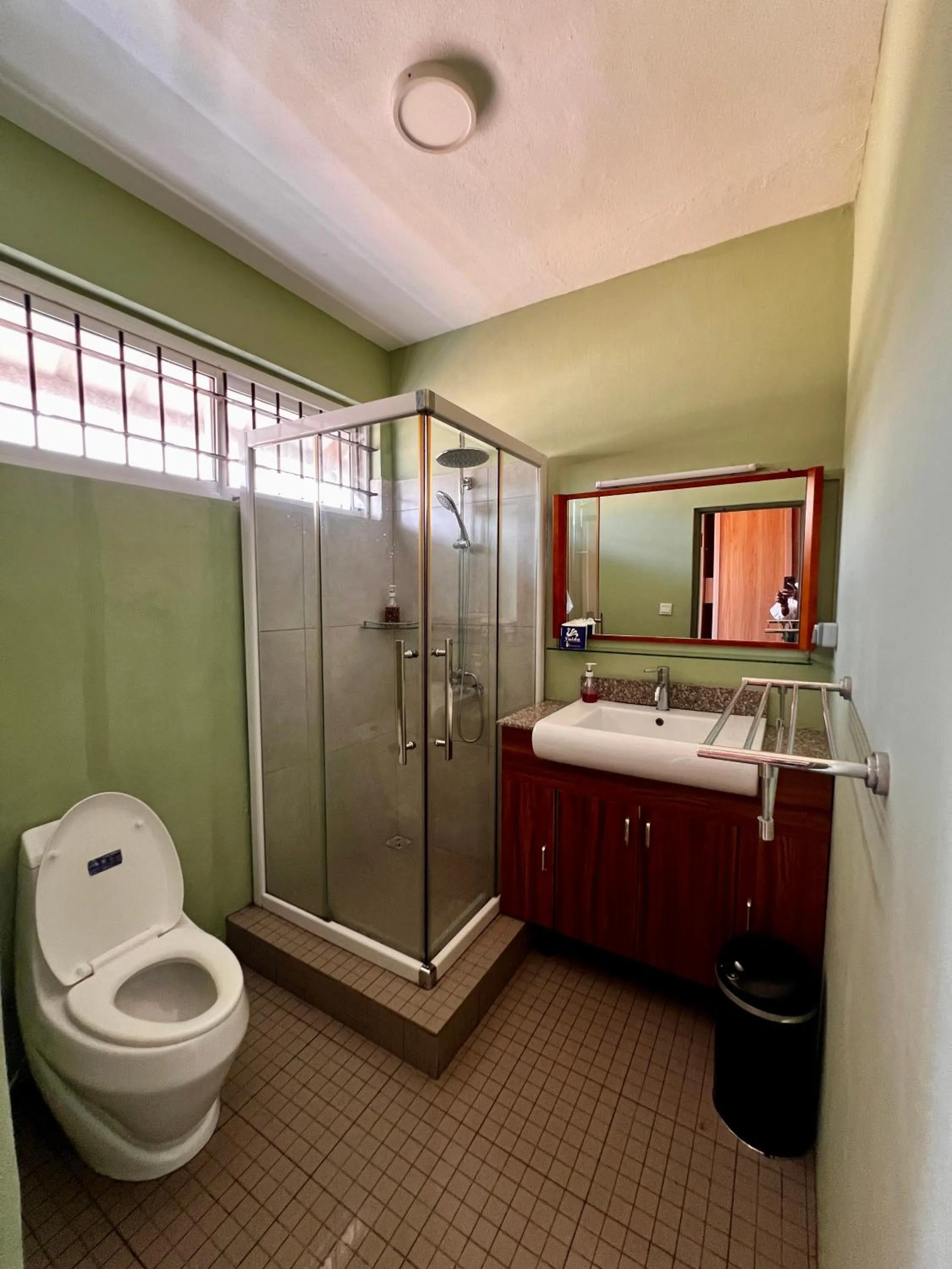 Shower in Vintage Lodge